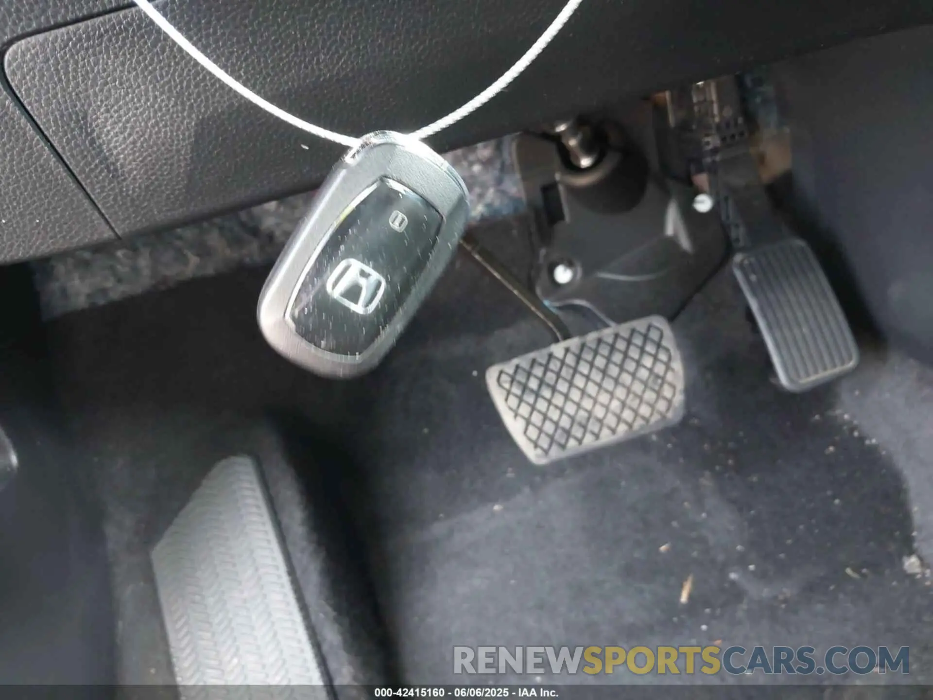 11 Photograph of a damaged car 5J6RS6H91RL018097 HONDA CR-V 2024