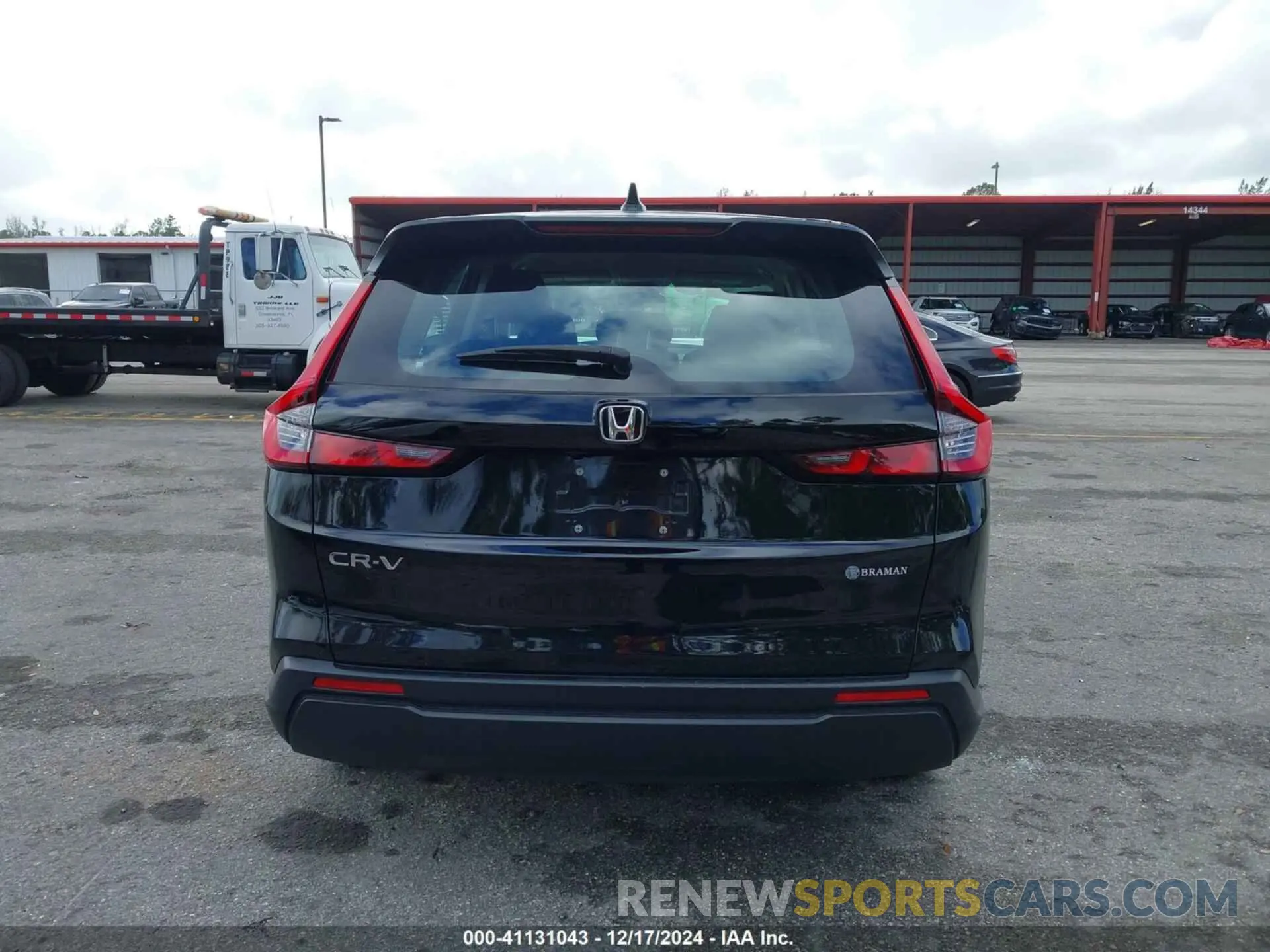 17 Photograph of a damaged car 7FARS3H22RE002215 HONDA CR-V 2024
