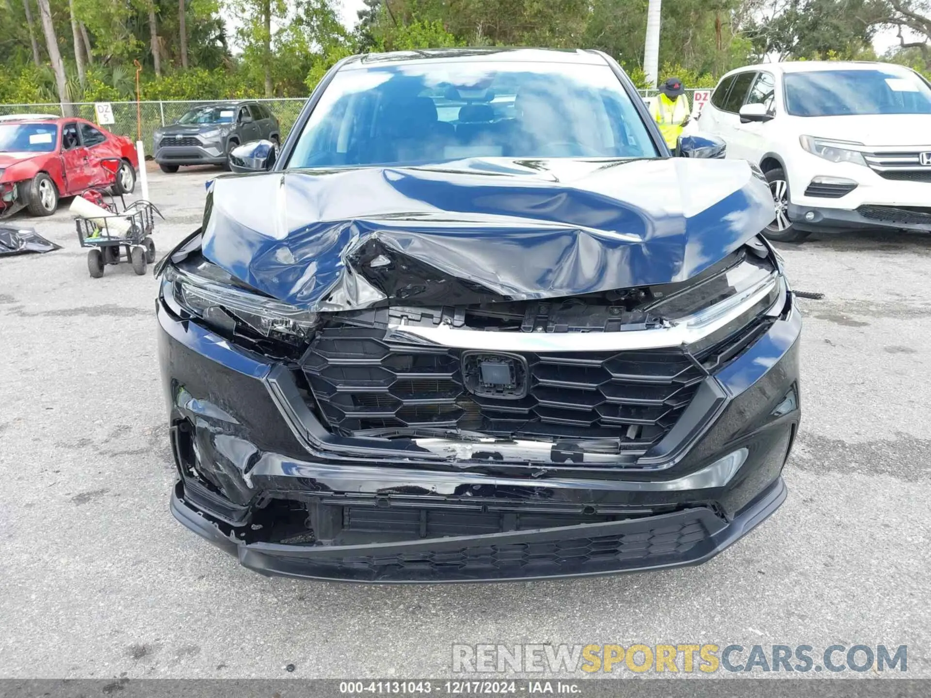 6 Photograph of a damaged car 7FARS3H22RE002215 HONDA CR-V 2024