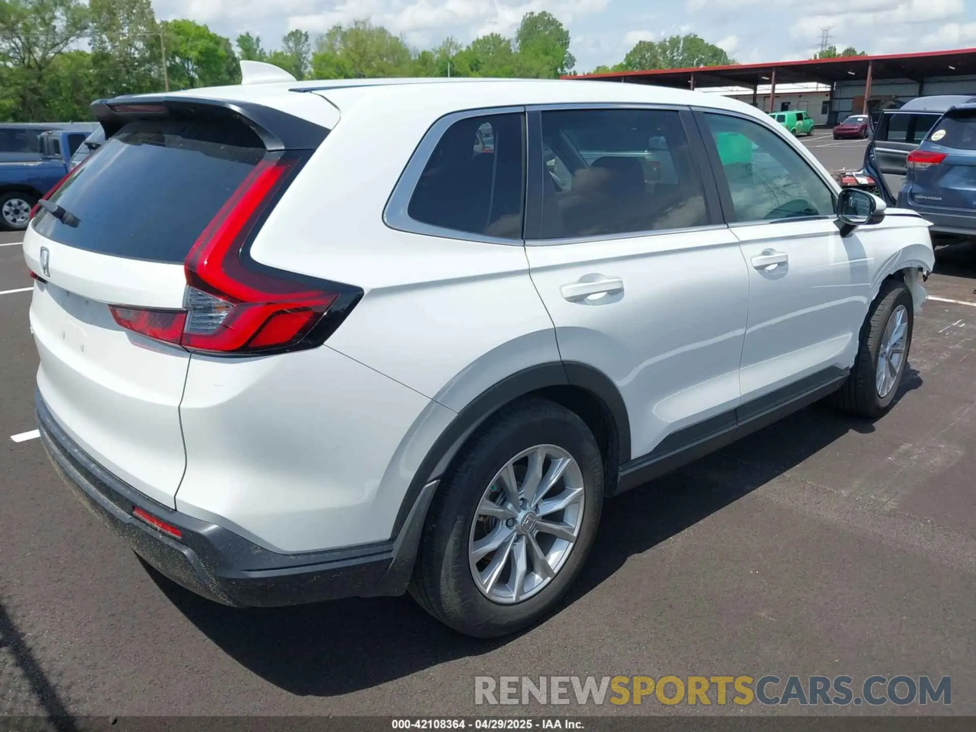 4 Photograph of a damaged car 7FARS3H41RE002272 HONDA CR-V 2024