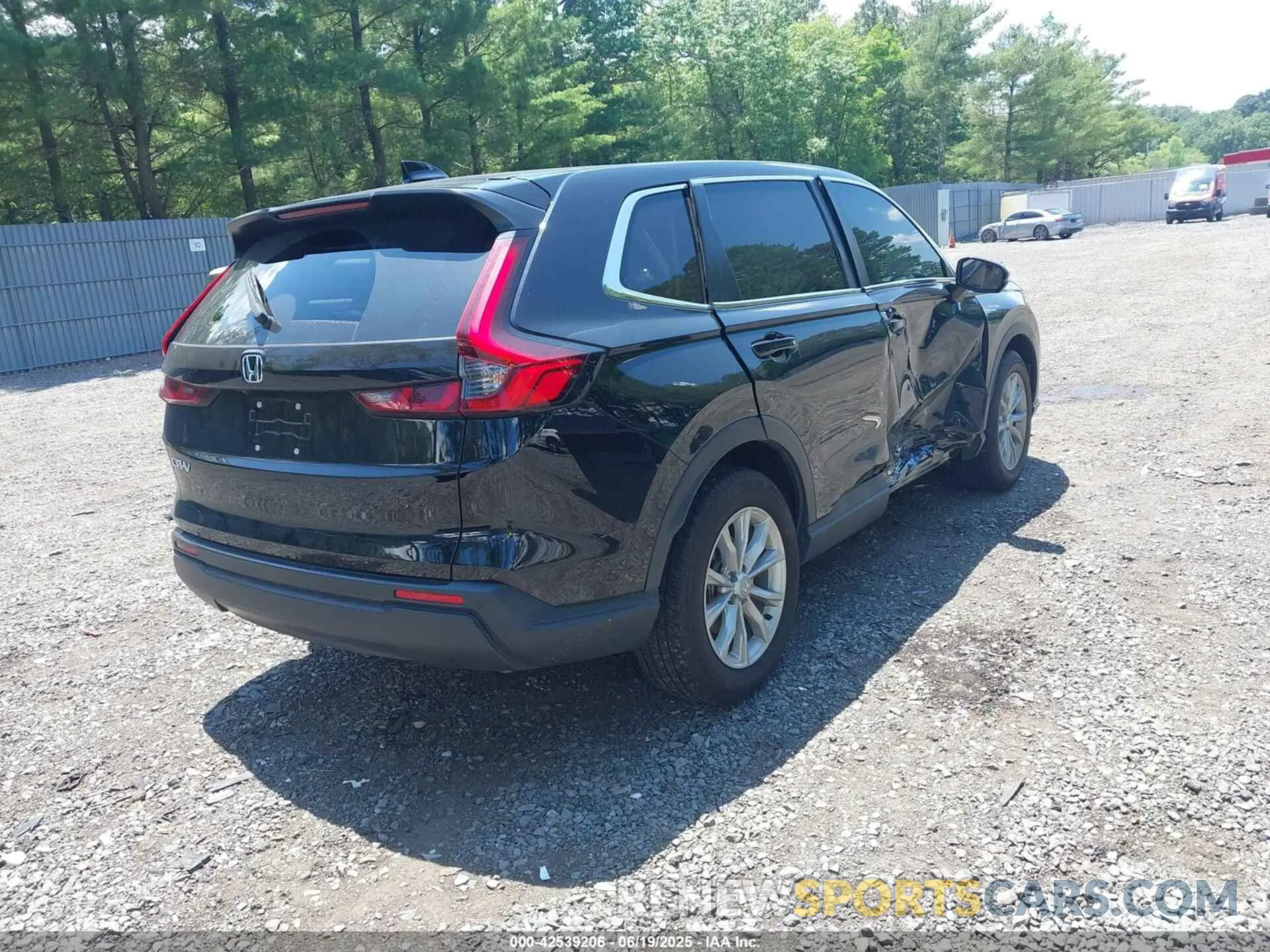 4 Photograph of a damaged car 7FARS4H43RE020939 HONDA CR-V 2024