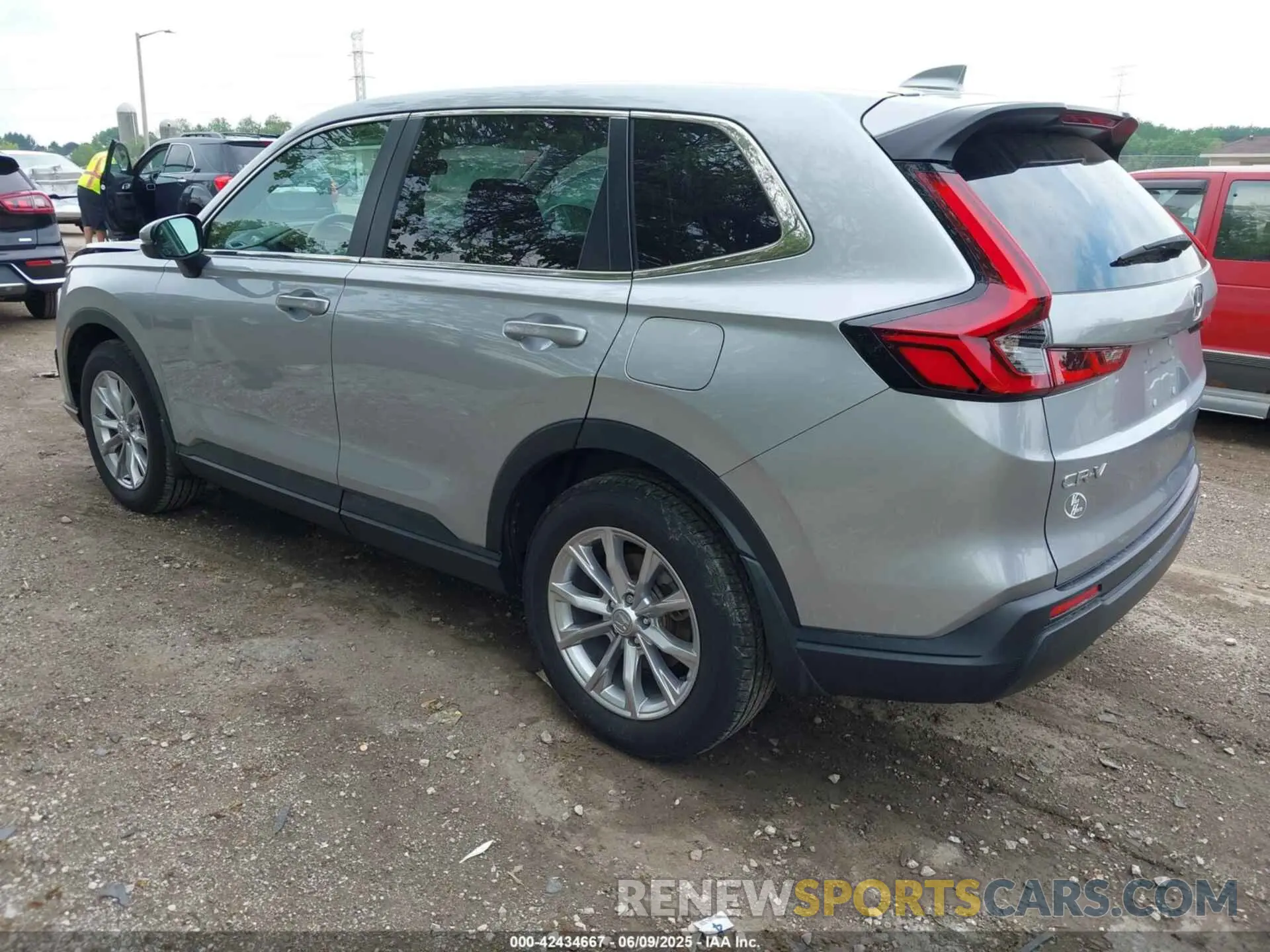 3 Photograph of a damaged car 7FARS4H44RE008069 HONDA CR-V 2024