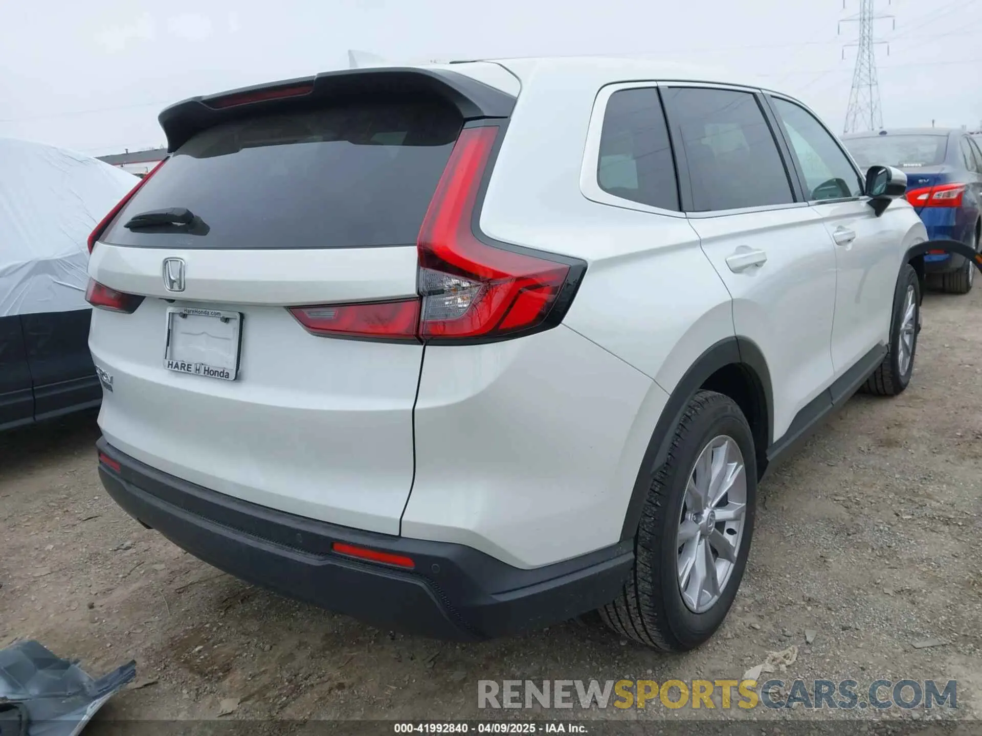 4 Photograph of a damaged car 7FARS4H7XRE006370 HONDA CR-V 2024
