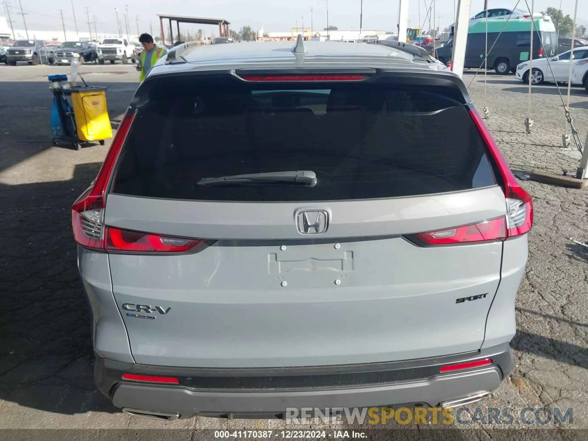 17 Photograph of a damaged car 7FARS5H54RE032726 HONDA CR-V 2024