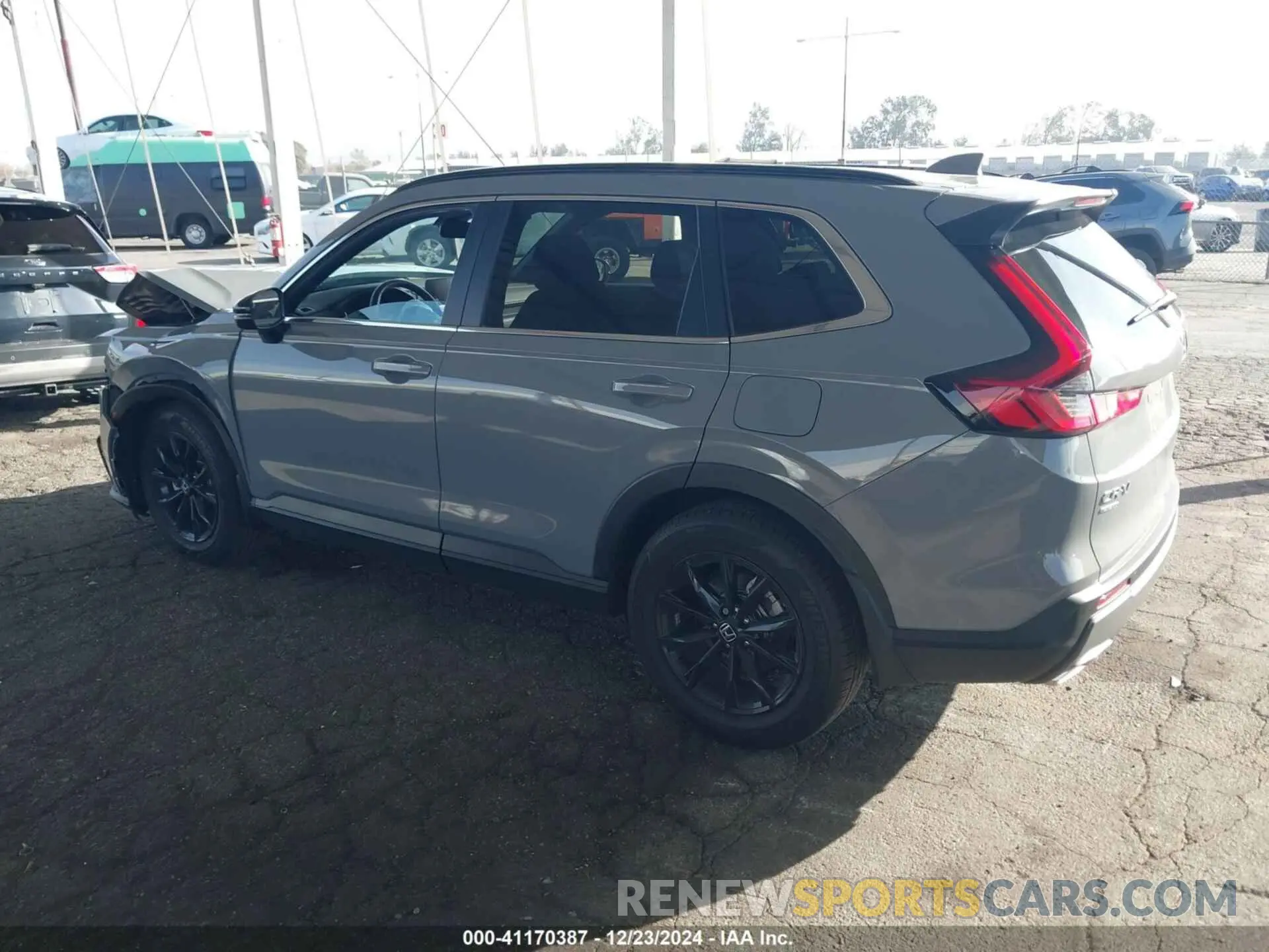 3 Photograph of a damaged car 7FARS5H54RE032726 HONDA CR-V 2024