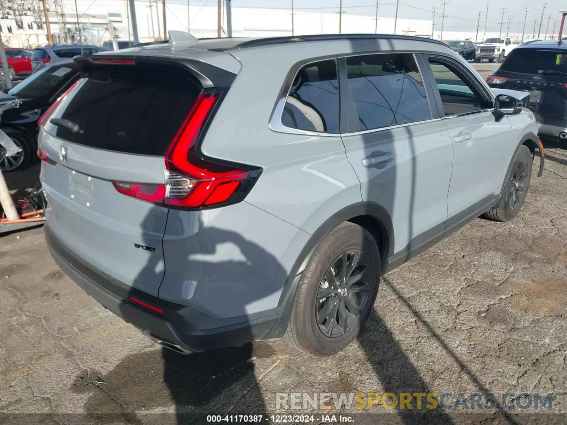 4 Photograph of a damaged car 7FARS5H54RE032726 HONDA CR-V 2024