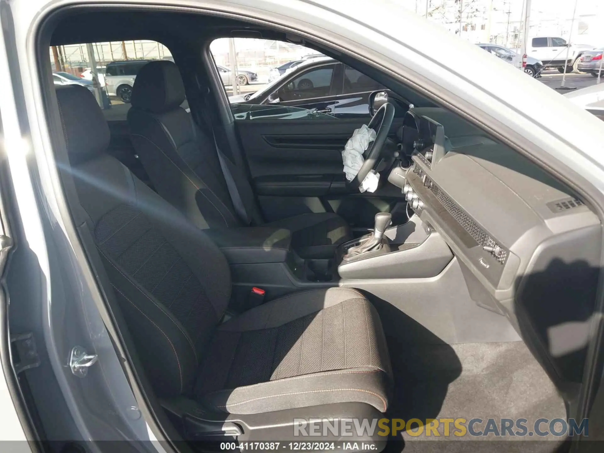 5 Photograph of a damaged car 7FARS5H54RE032726 HONDA CR-V 2024
