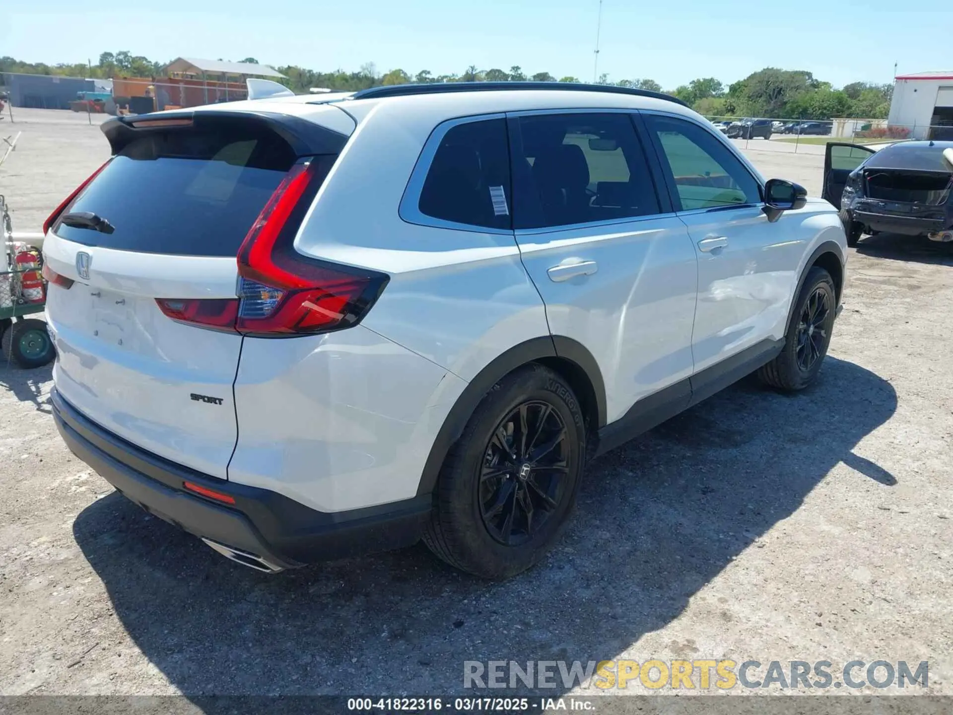 4 Photograph of a damaged car 7FARS5H84RE025690 HONDA CR-V 2024