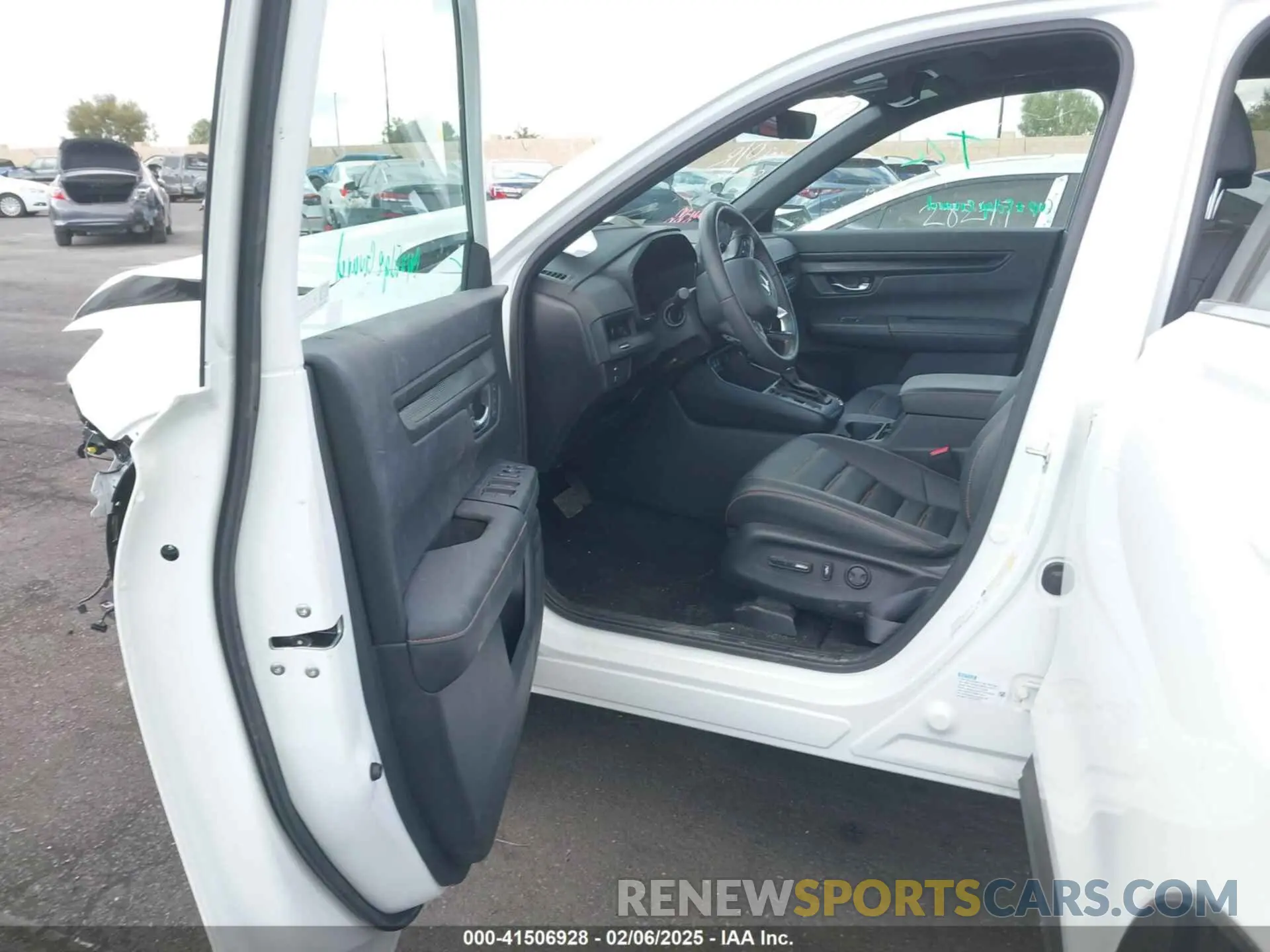 5 Photograph of a damaged car 7FARS5H84RE027892 HONDA CR-V 2024