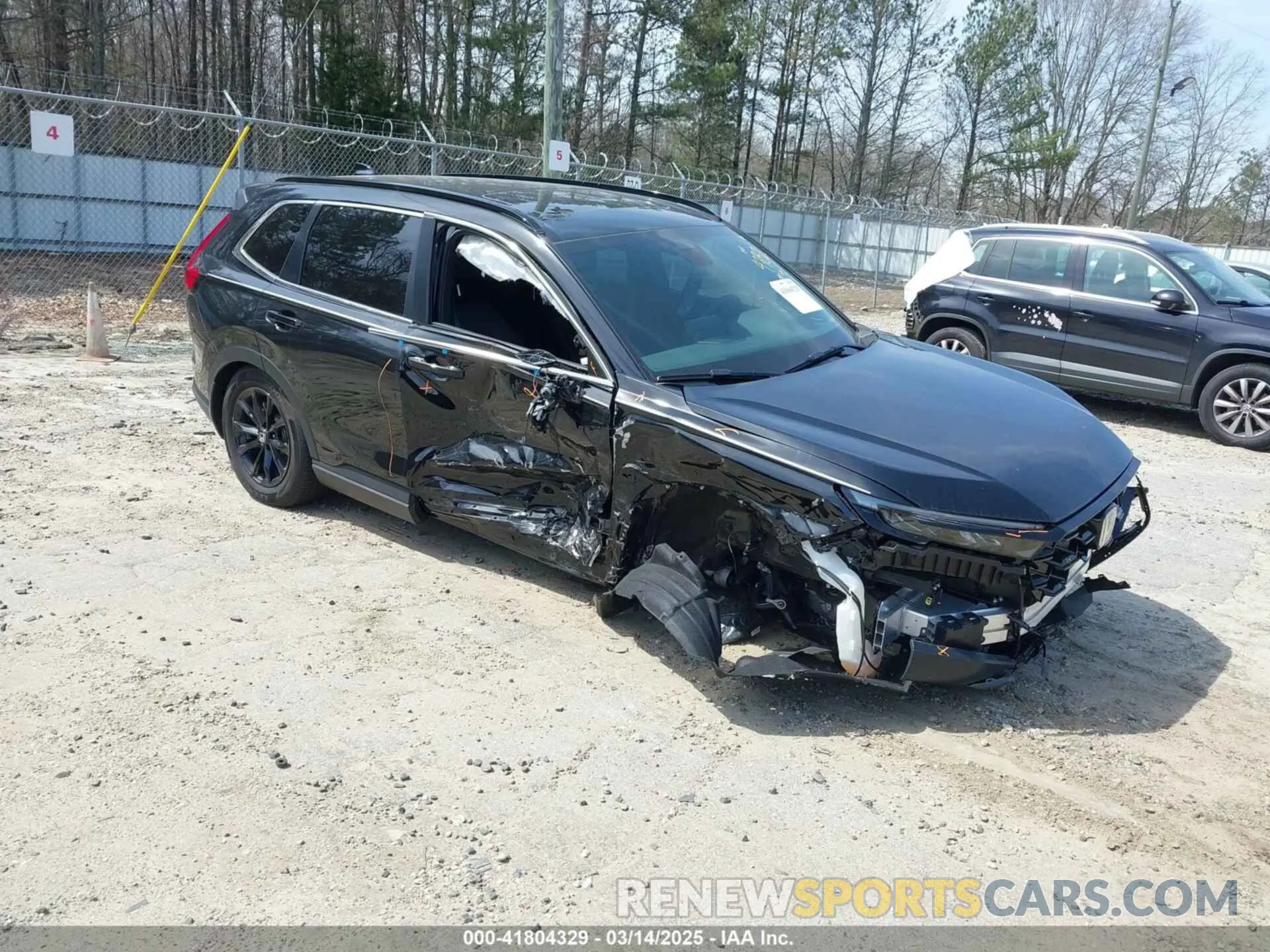 1 Photograph of a damaged car 7FARS5H89RE014782 HONDA CR-V 2024