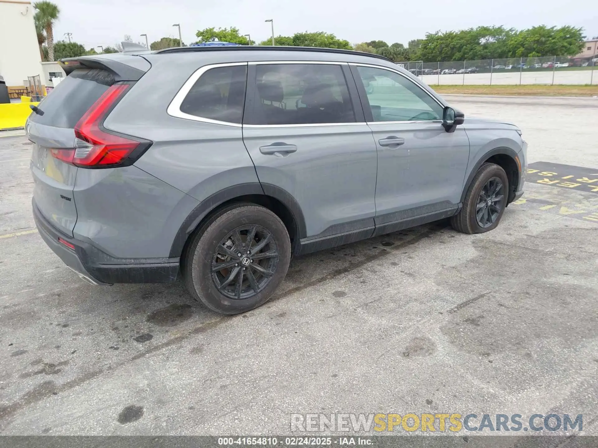 4 Photograph of a damaged car 7FARS6H55RE028464 HONDA CR-V 2024