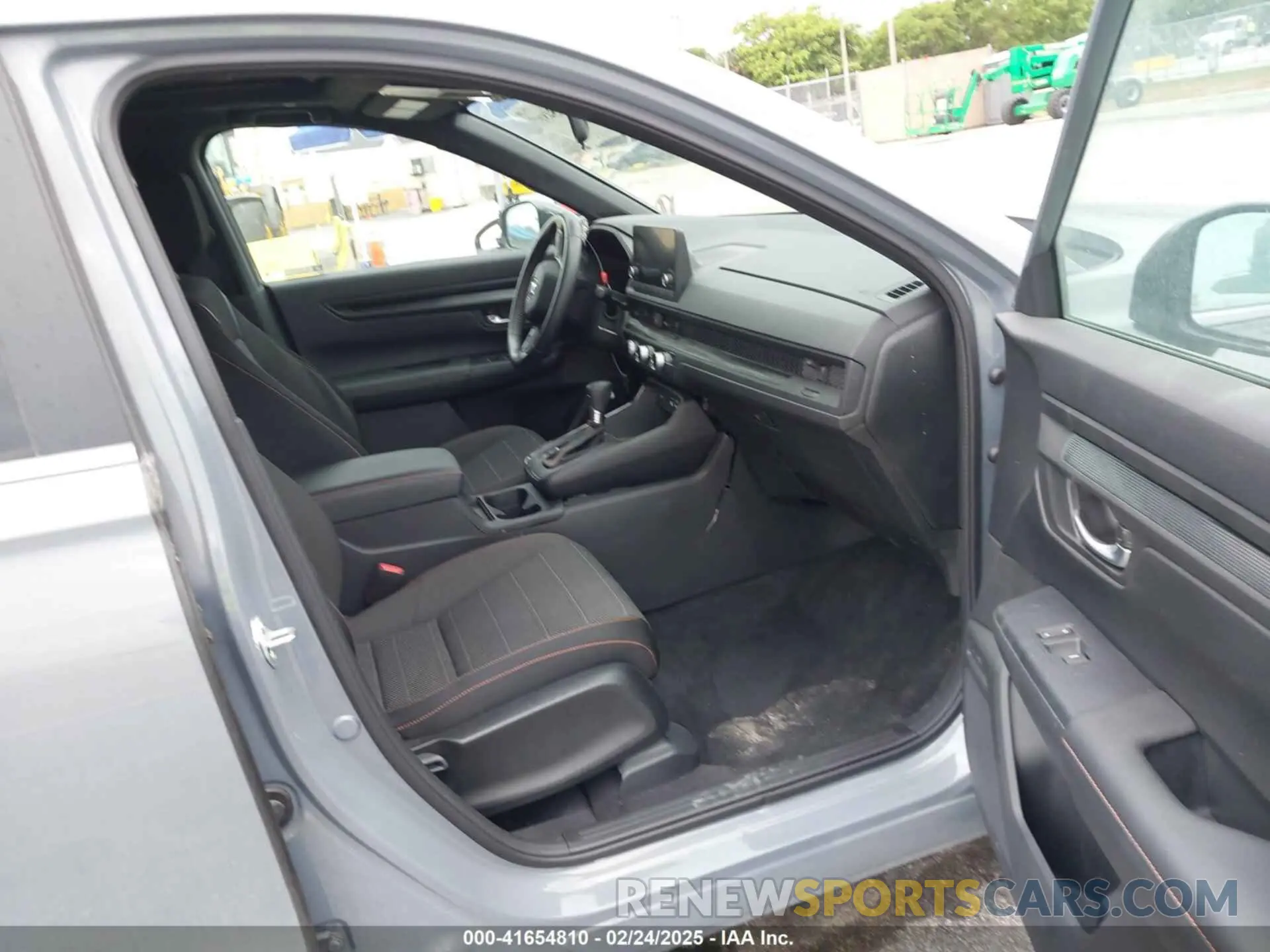 5 Photograph of a damaged car 7FARS6H55RE028464 HONDA CR-V 2024