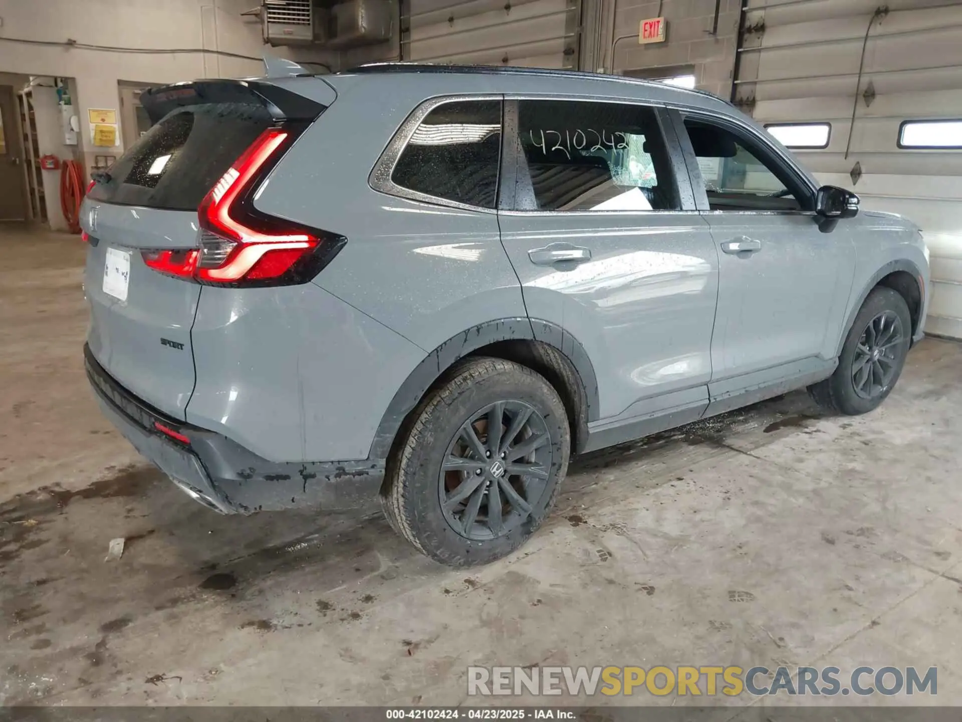 4 Photograph of a damaged car 7FARS6H56RE059223 HONDA CR-V 2024