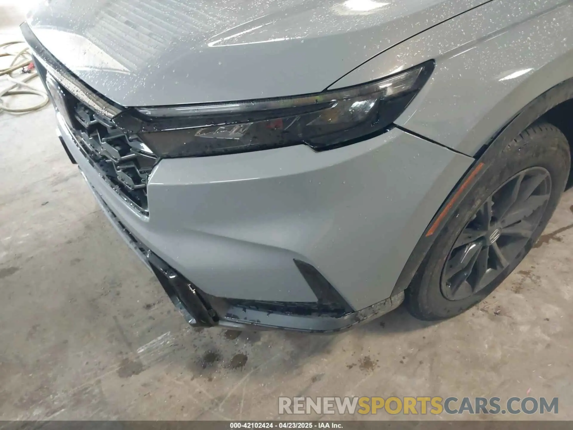 6 Photograph of a damaged car 7FARS6H56RE059223 HONDA CR-V 2024
