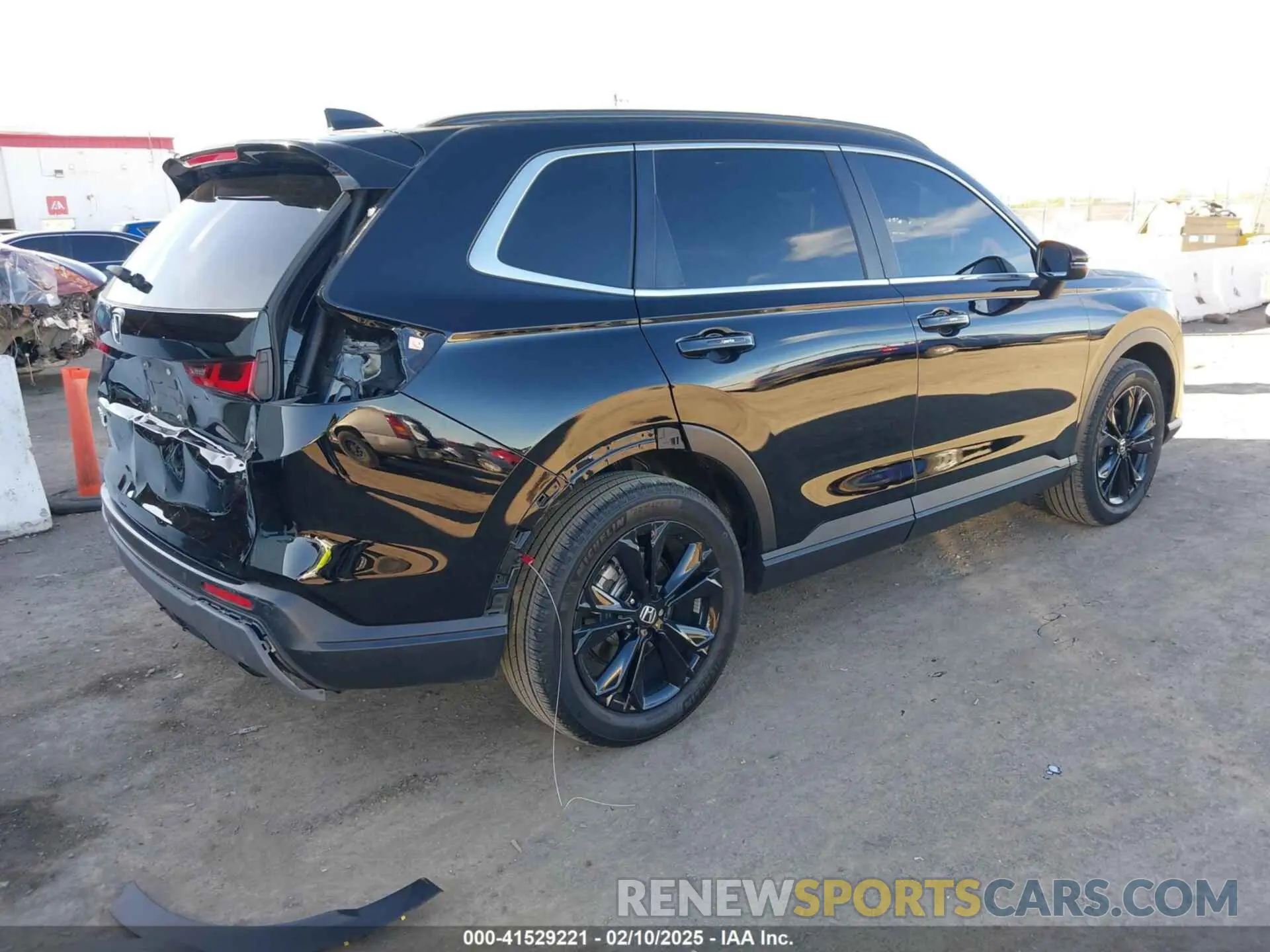 4 Photograph of a damaged car 7FARS6H9XRE069840 HONDA CR-V 2024