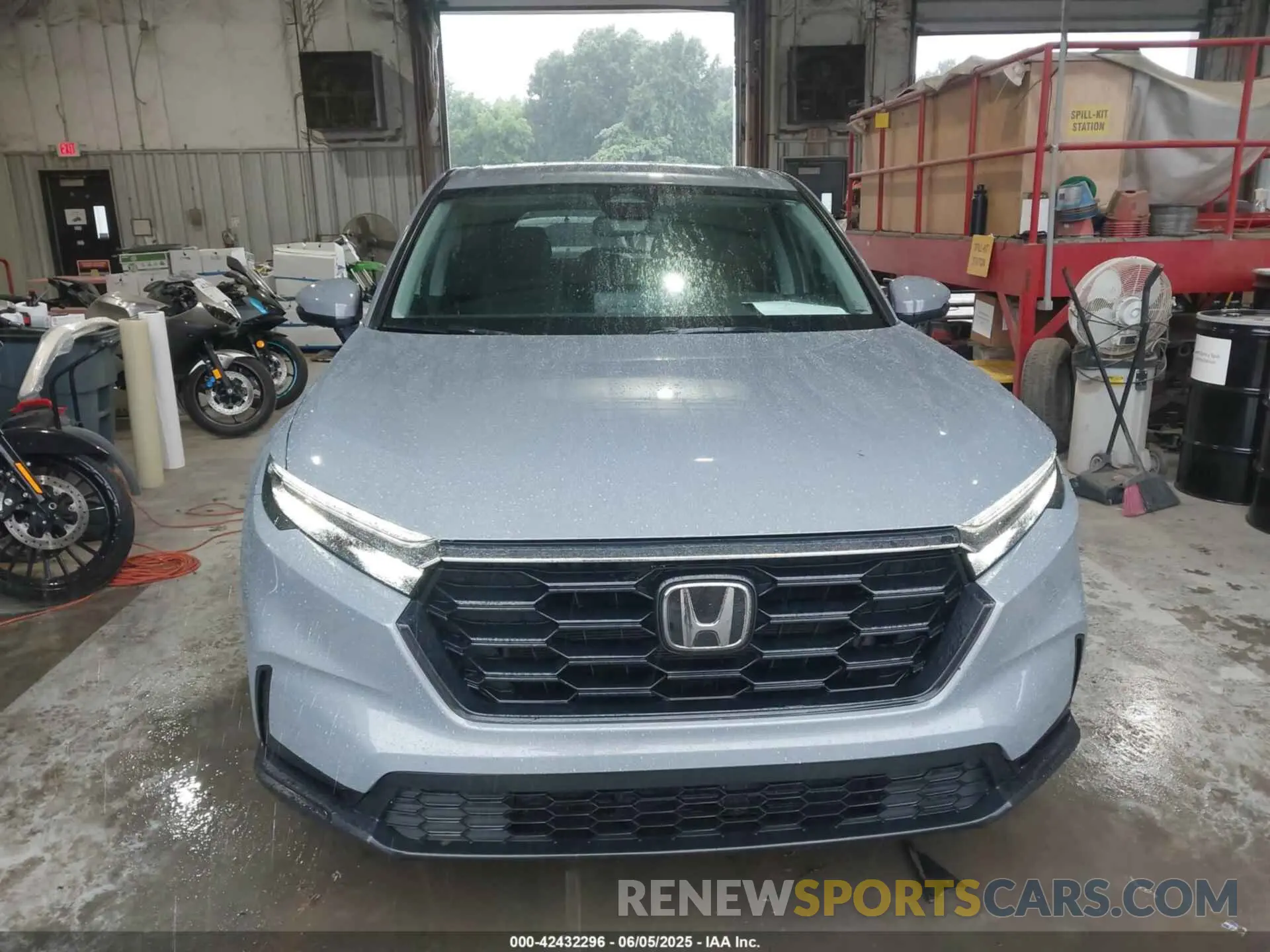 12 Photograph of a damaged car 2HKRS3H22SH304140 HONDA CR-V 2025
