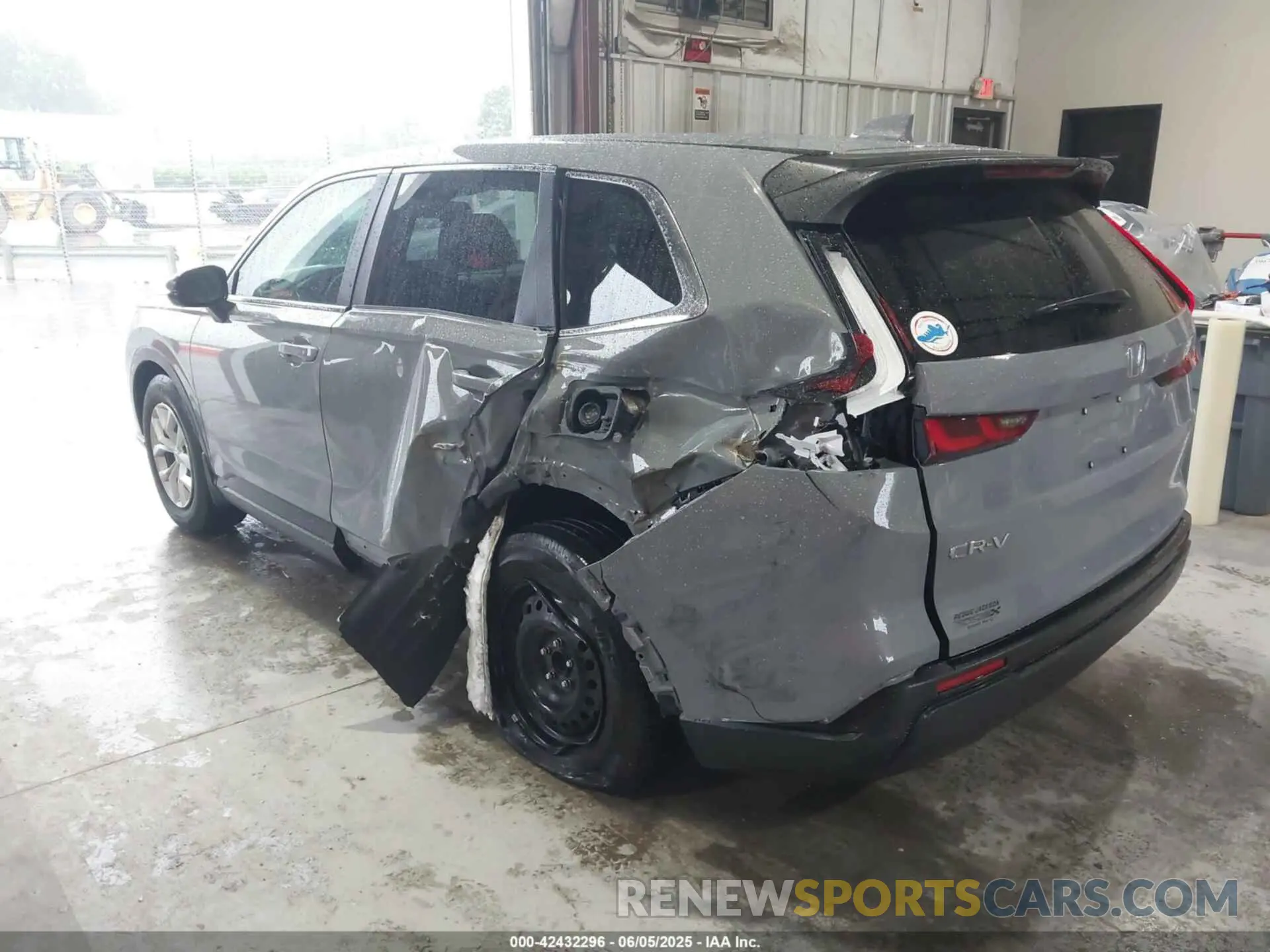 14 Photograph of a damaged car 2HKRS3H22SH304140 HONDA CR-V 2025