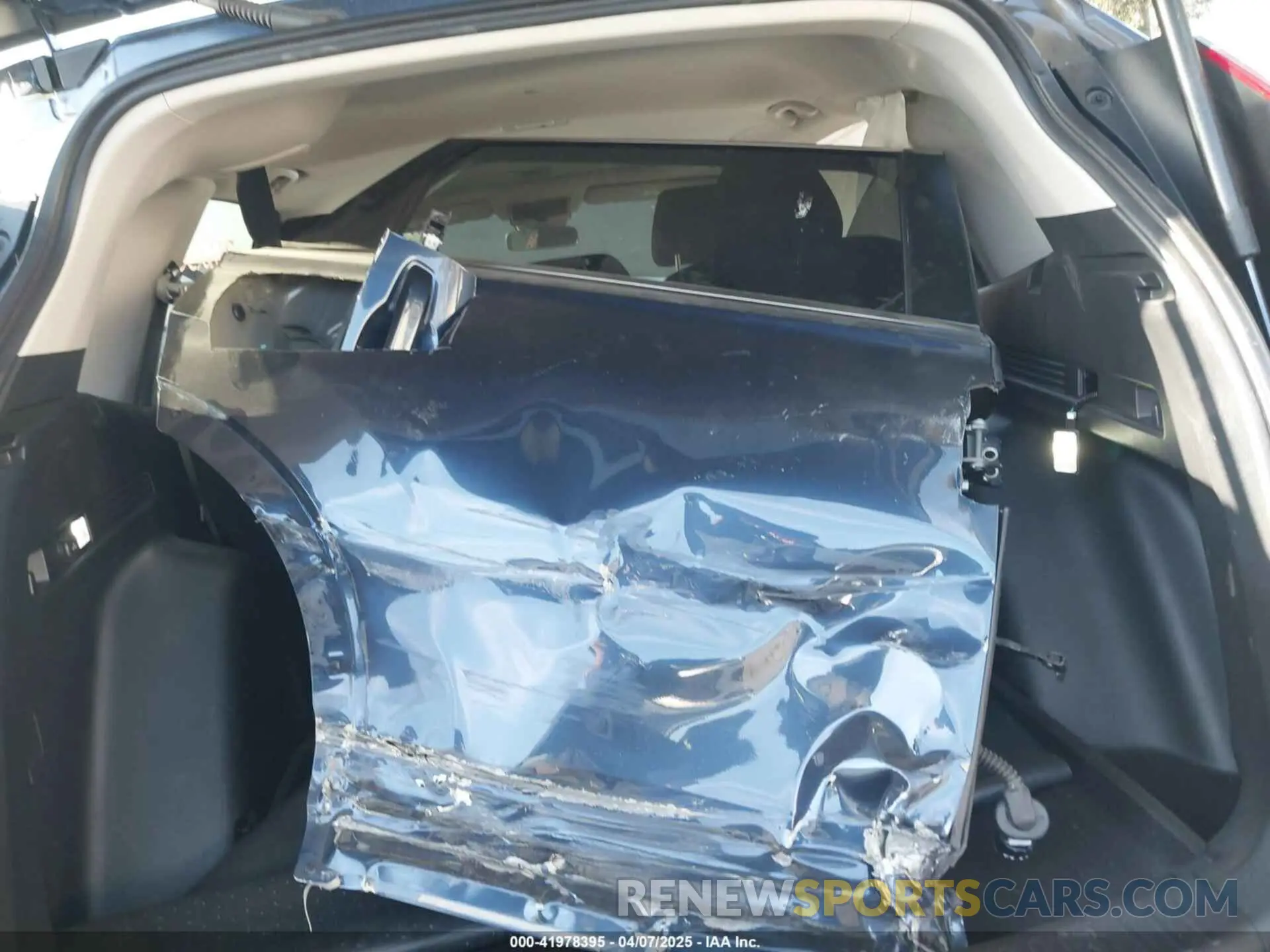 17 Photograph of a damaged car 2HKRS3H40SH310469 HONDA CR-V 2025