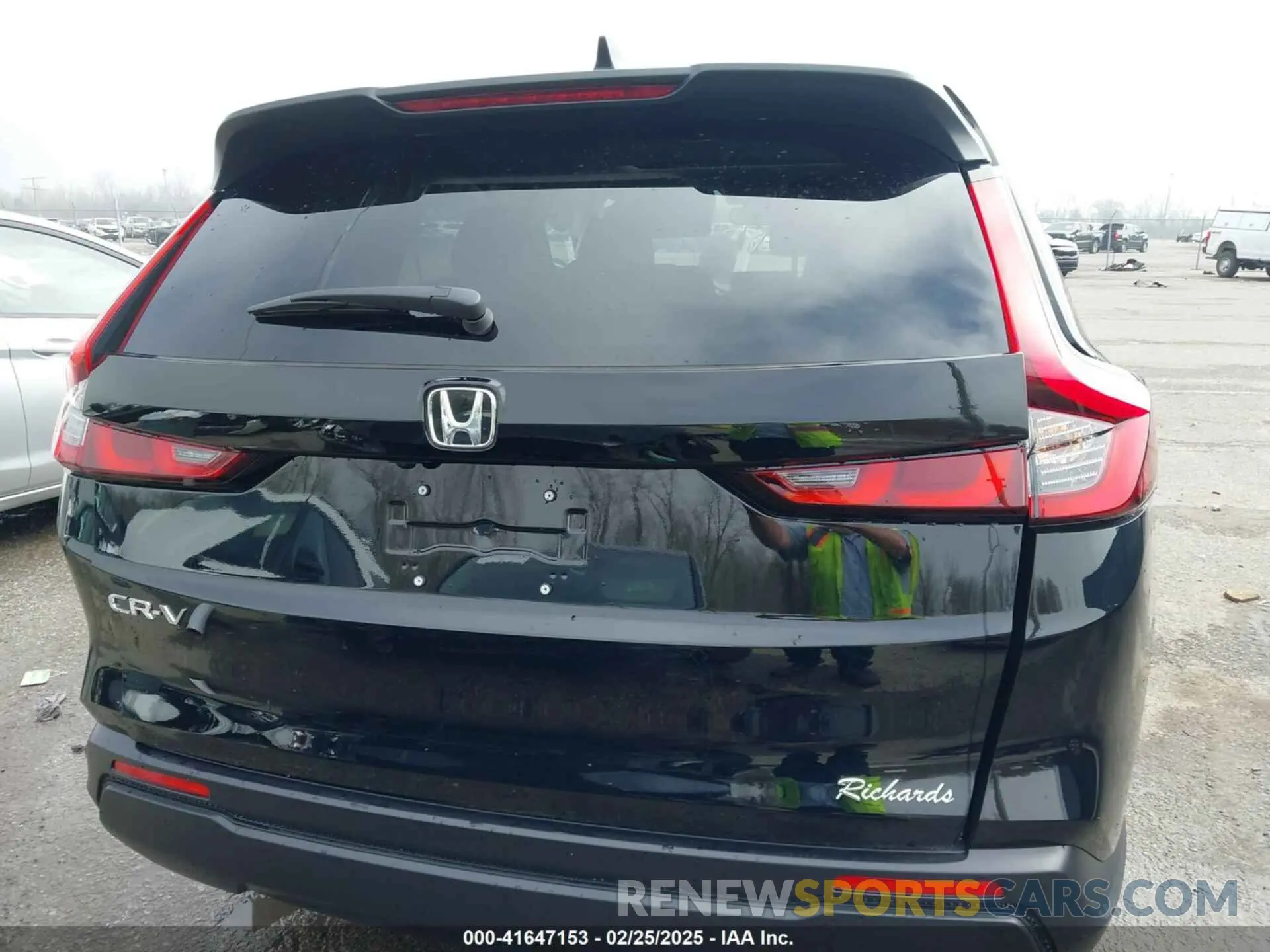 16 Photograph of a damaged car 2HKRS3H42SH309016 HONDA CR-V 2025
