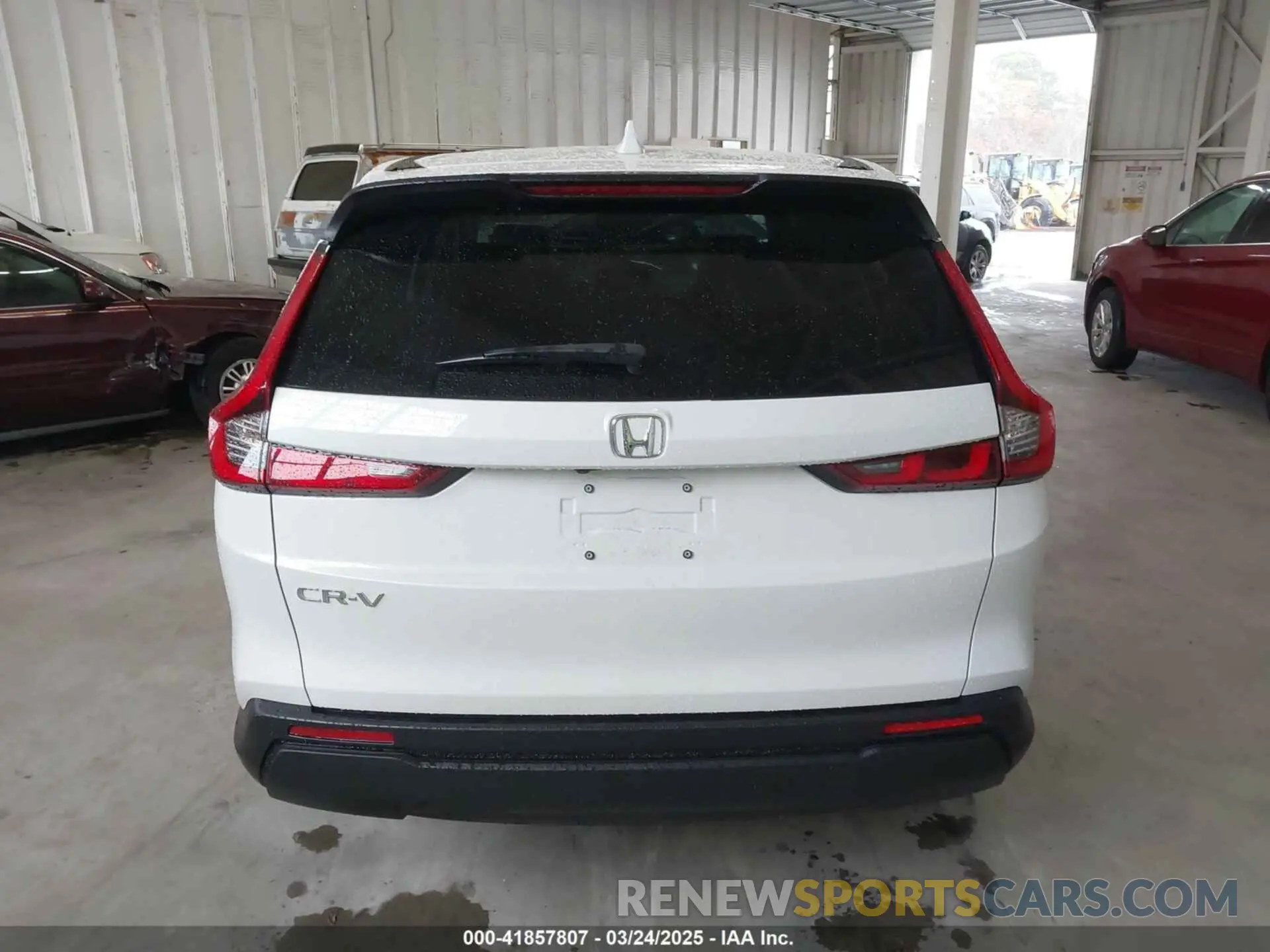 16 Photograph of a damaged car 2HKRS3H43SH310627 HONDA CR-V 2025