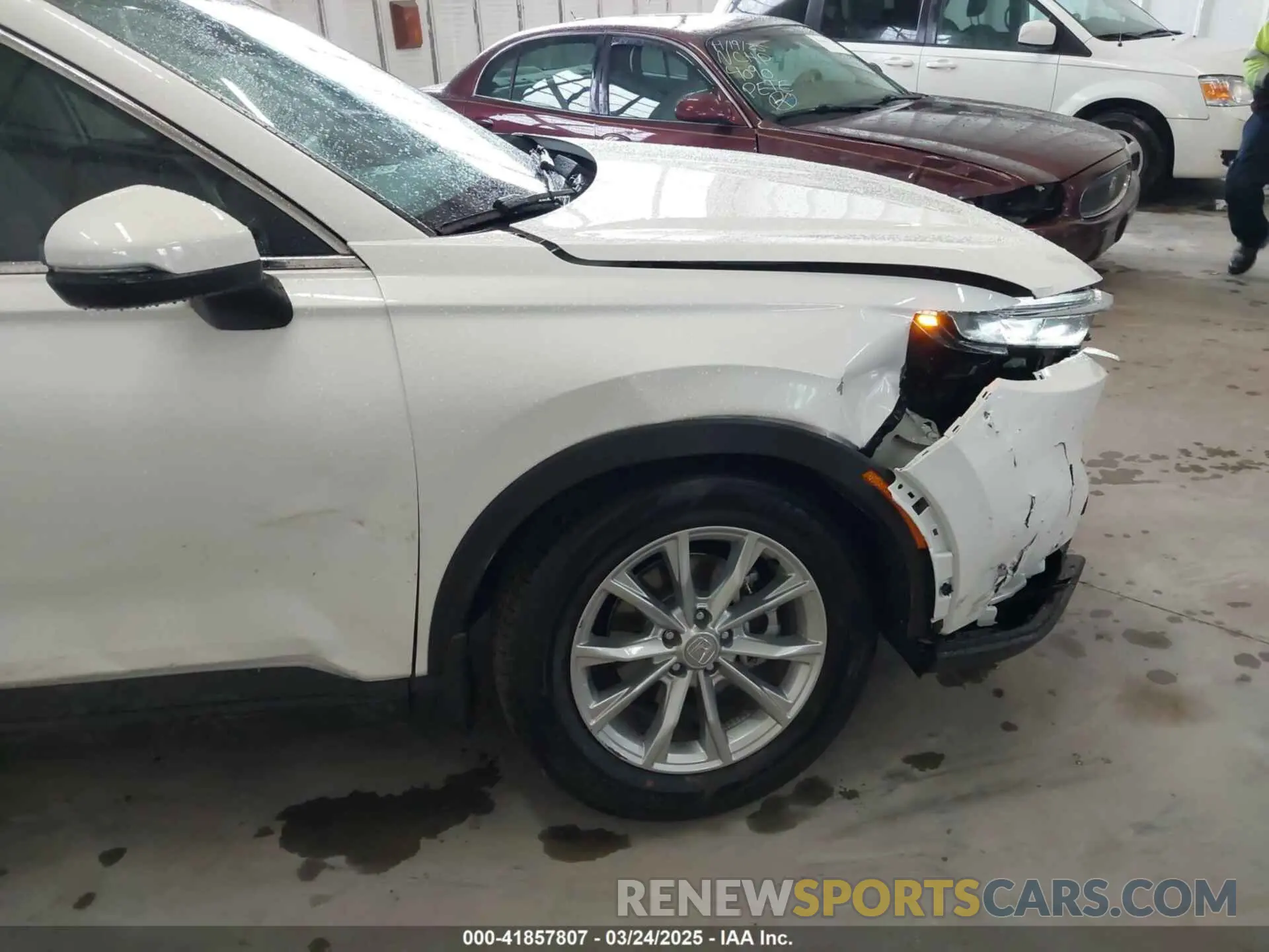 17 Photograph of a damaged car 2HKRS3H43SH310627 HONDA CR-V 2025