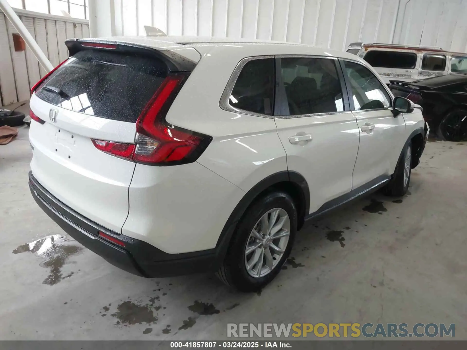 4 Photograph of a damaged car 2HKRS3H43SH310627 HONDA CR-V 2025