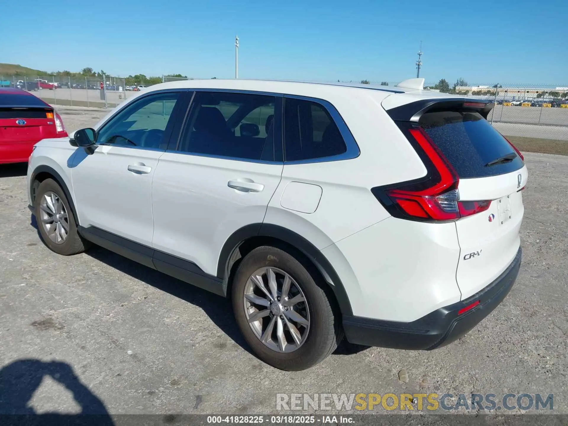 3 Photograph of a damaged car 2HKRS3H44SH311317 HONDA CR-V 2025