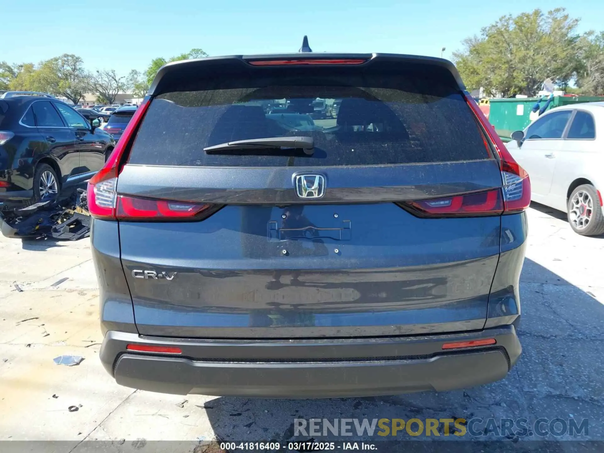 17 Photograph of a damaged car 2HKRS3H45SH328983 HONDA CR-V 2025