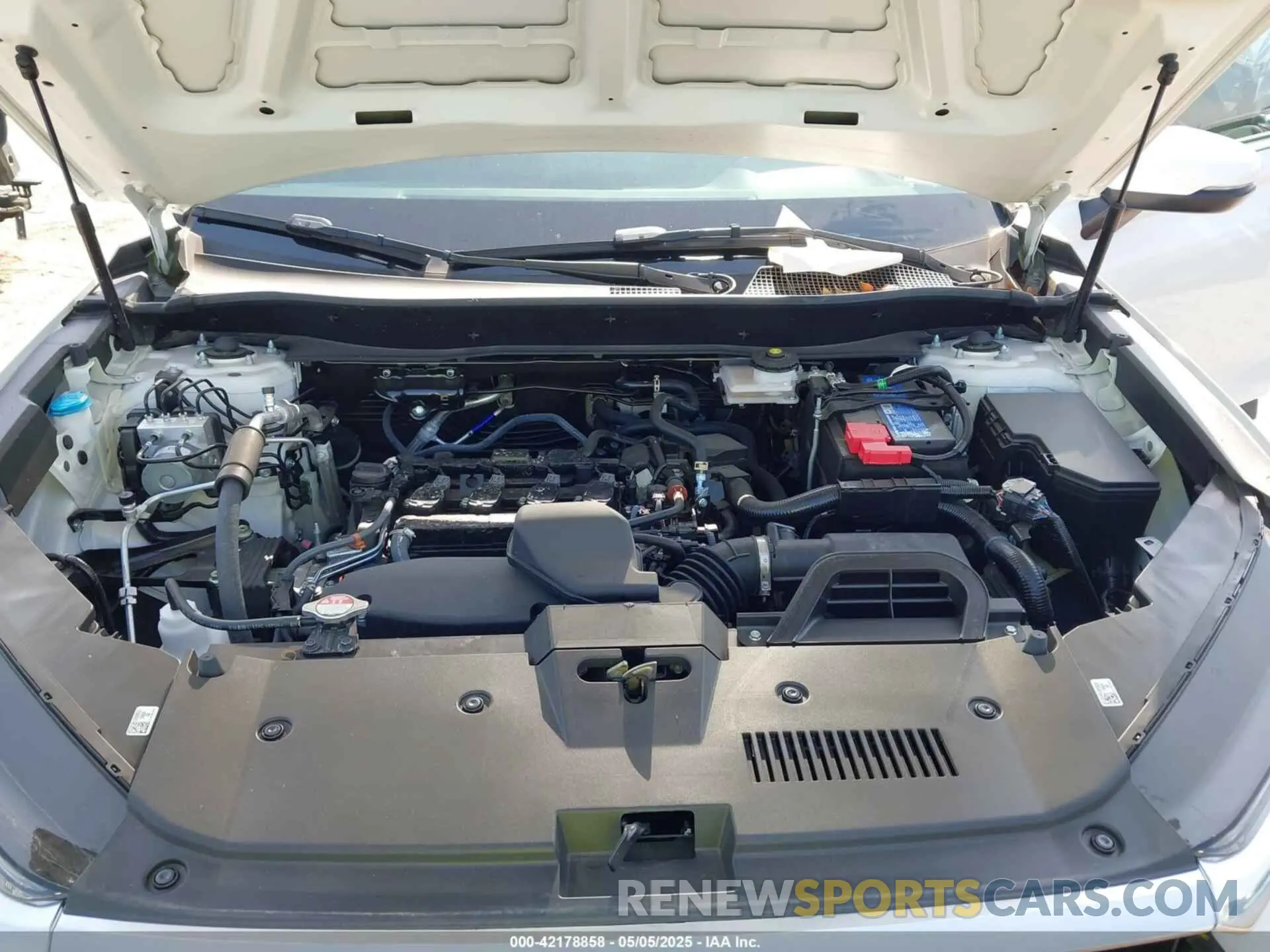 10 Photograph of a damaged car 2HKRS3H4XSH314433 HONDA CR-V 2025