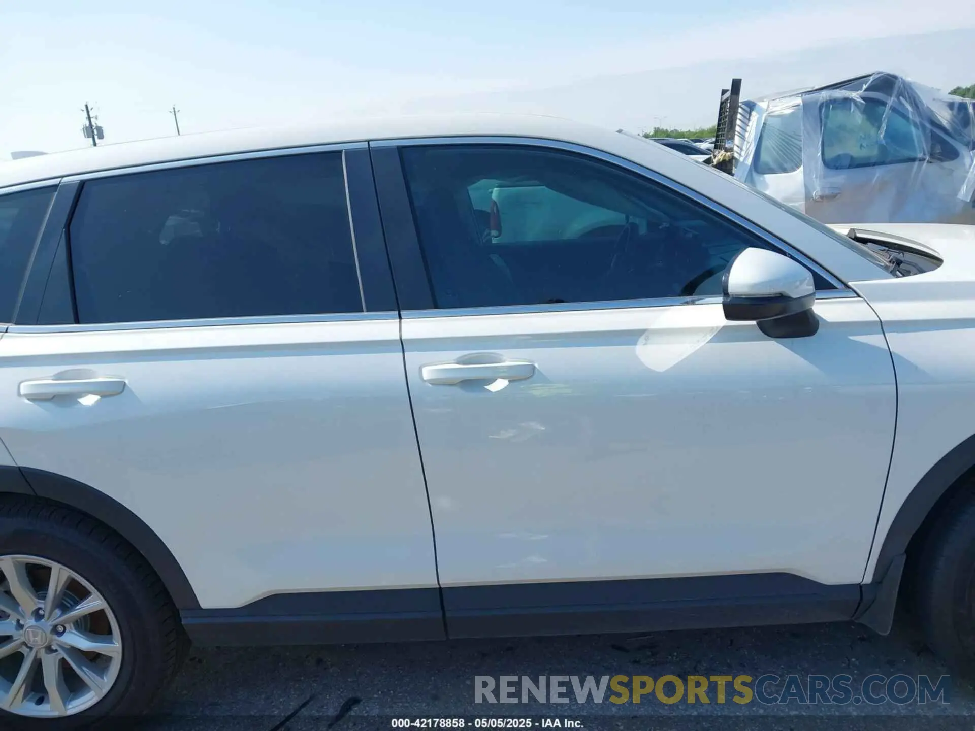 13 Photograph of a damaged car 2HKRS3H4XSH314433 HONDA CR-V 2025