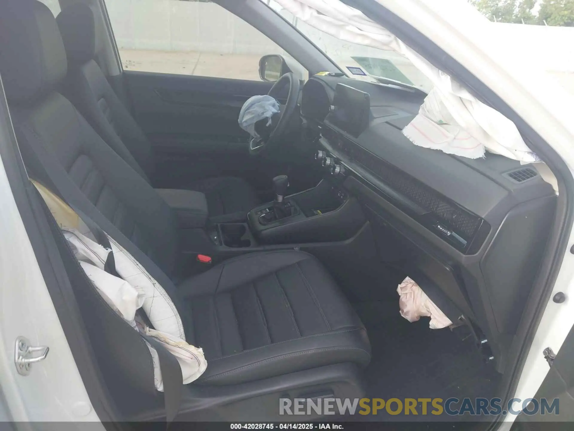 5 Photograph of a damaged car 2HKRS3H70SH301037 HONDA CR-V 2025