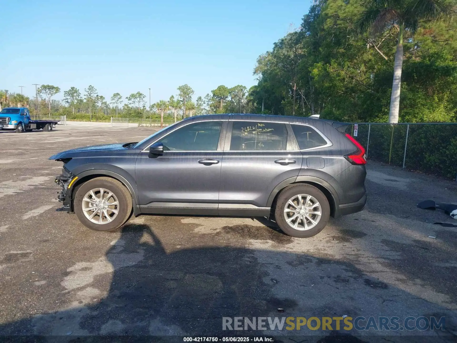 15 Photograph of a damaged car 2HKRS3H70SH323572 HONDA CR-V 2025
