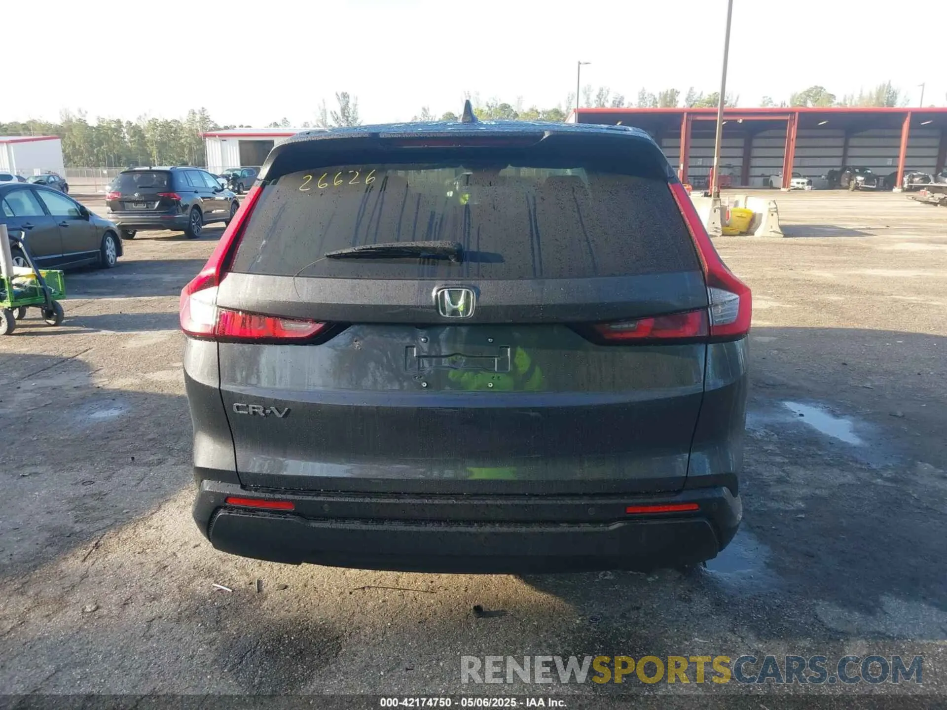17 Photograph of a damaged car 2HKRS3H70SH323572 HONDA CR-V 2025