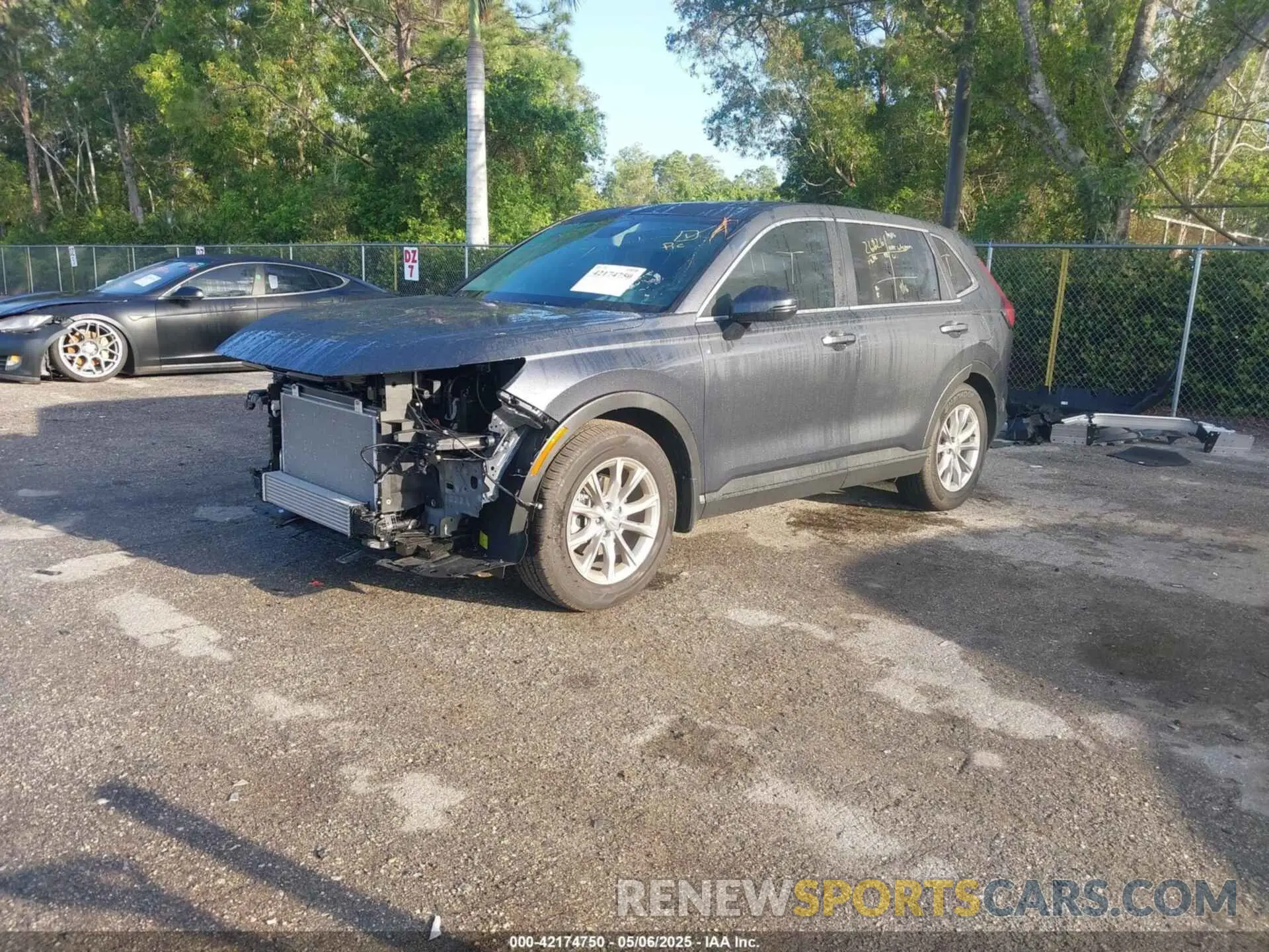 2 Photograph of a damaged car 2HKRS3H70SH323572 HONDA CR-V 2025