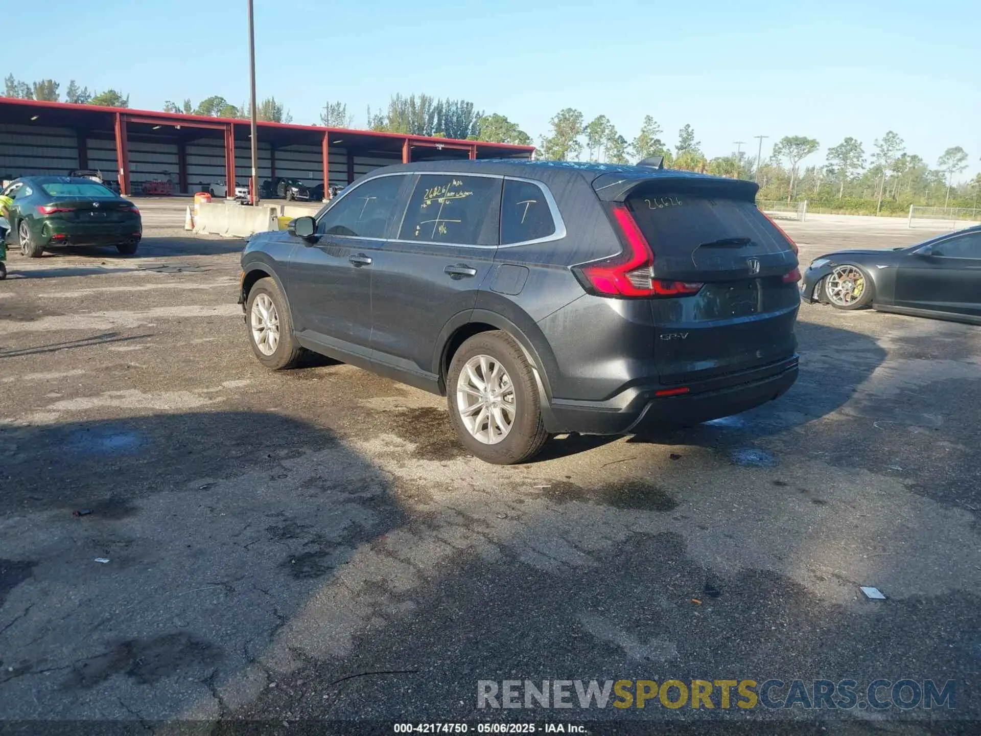 3 Photograph of a damaged car 2HKRS3H70SH323572 HONDA CR-V 2025
