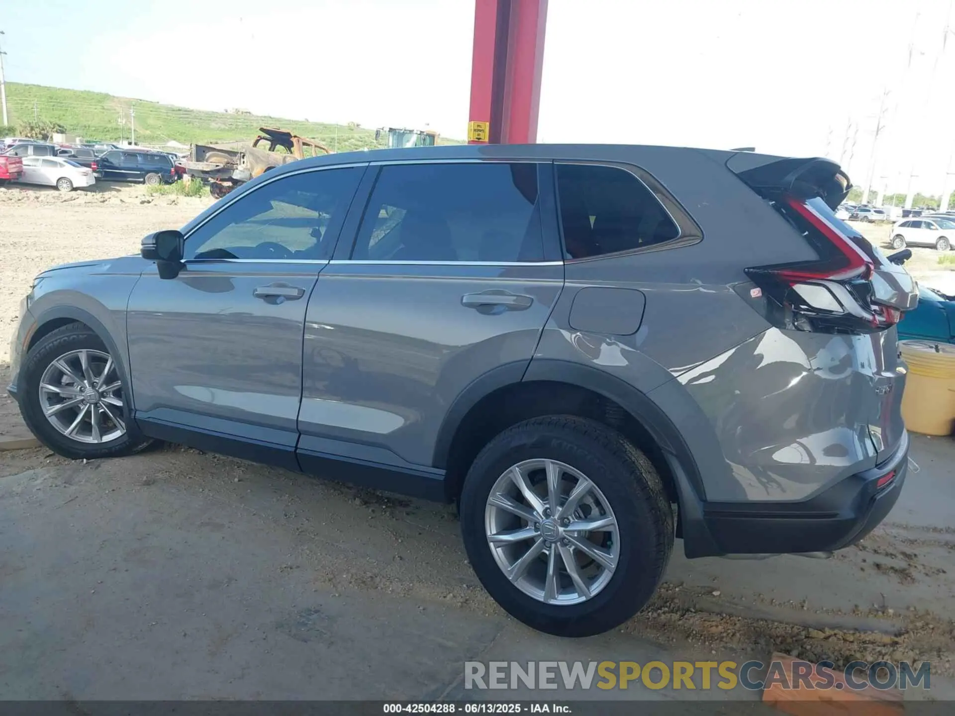 14 Photograph of a damaged car 2HKRS3H71SH331342 HONDA CR-V 2025