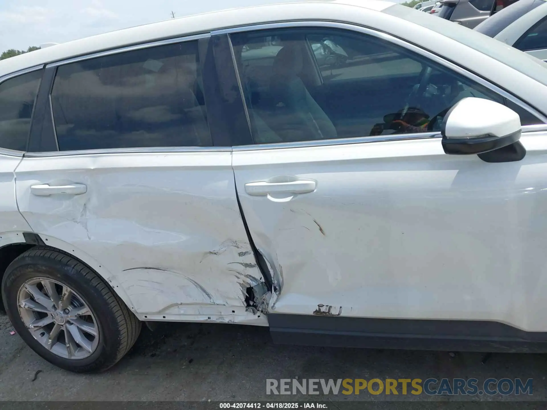 13 Photograph of a damaged car 2HKRS3H72SH319751 HONDA CR-V 2025