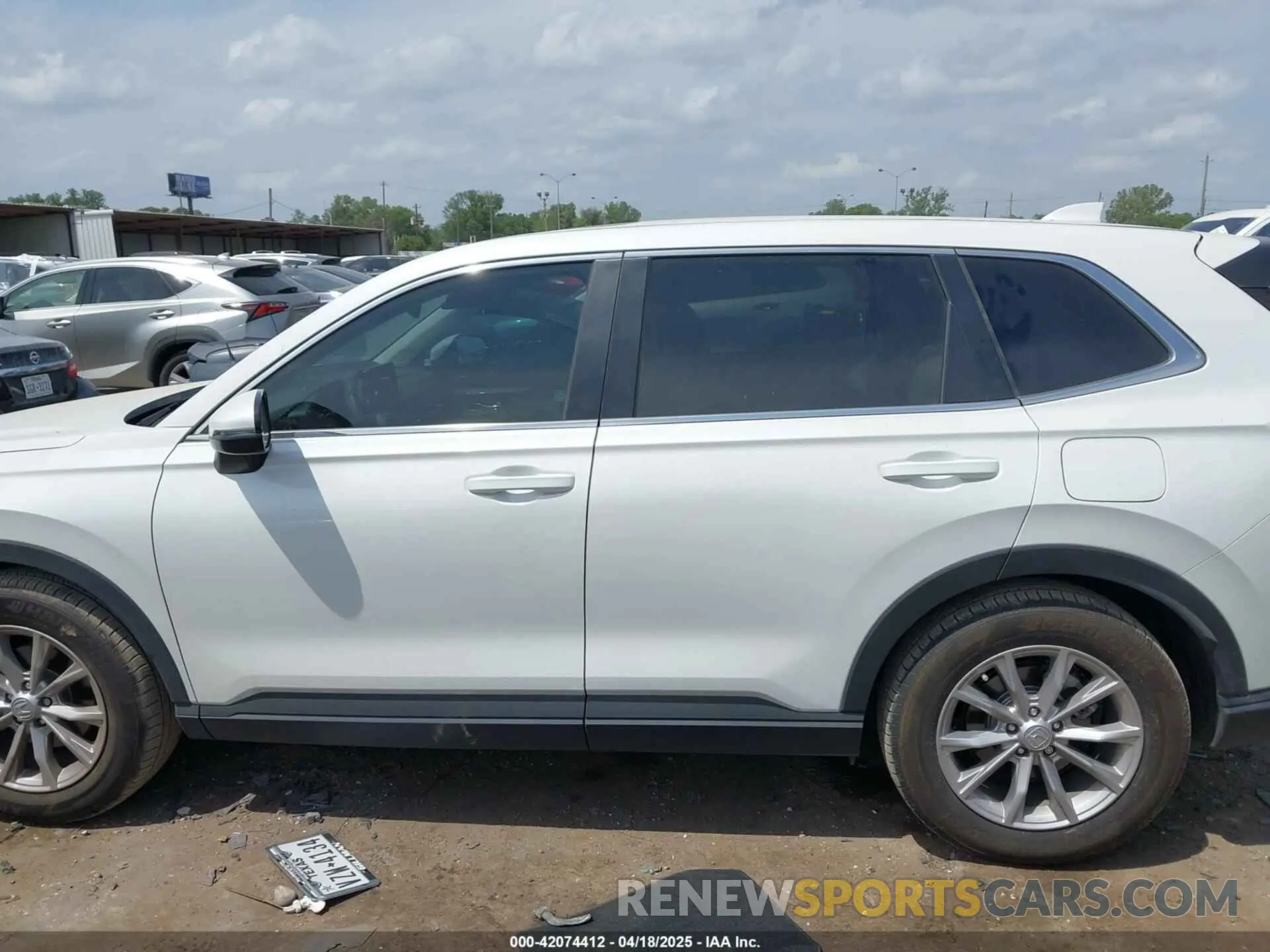 14 Photograph of a damaged car 2HKRS3H72SH319751 HONDA CR-V 2025