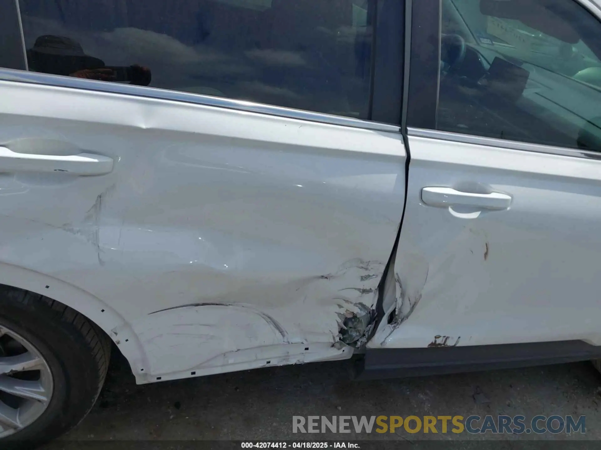 6 Photograph of a damaged car 2HKRS3H72SH319751 HONDA CR-V 2025
