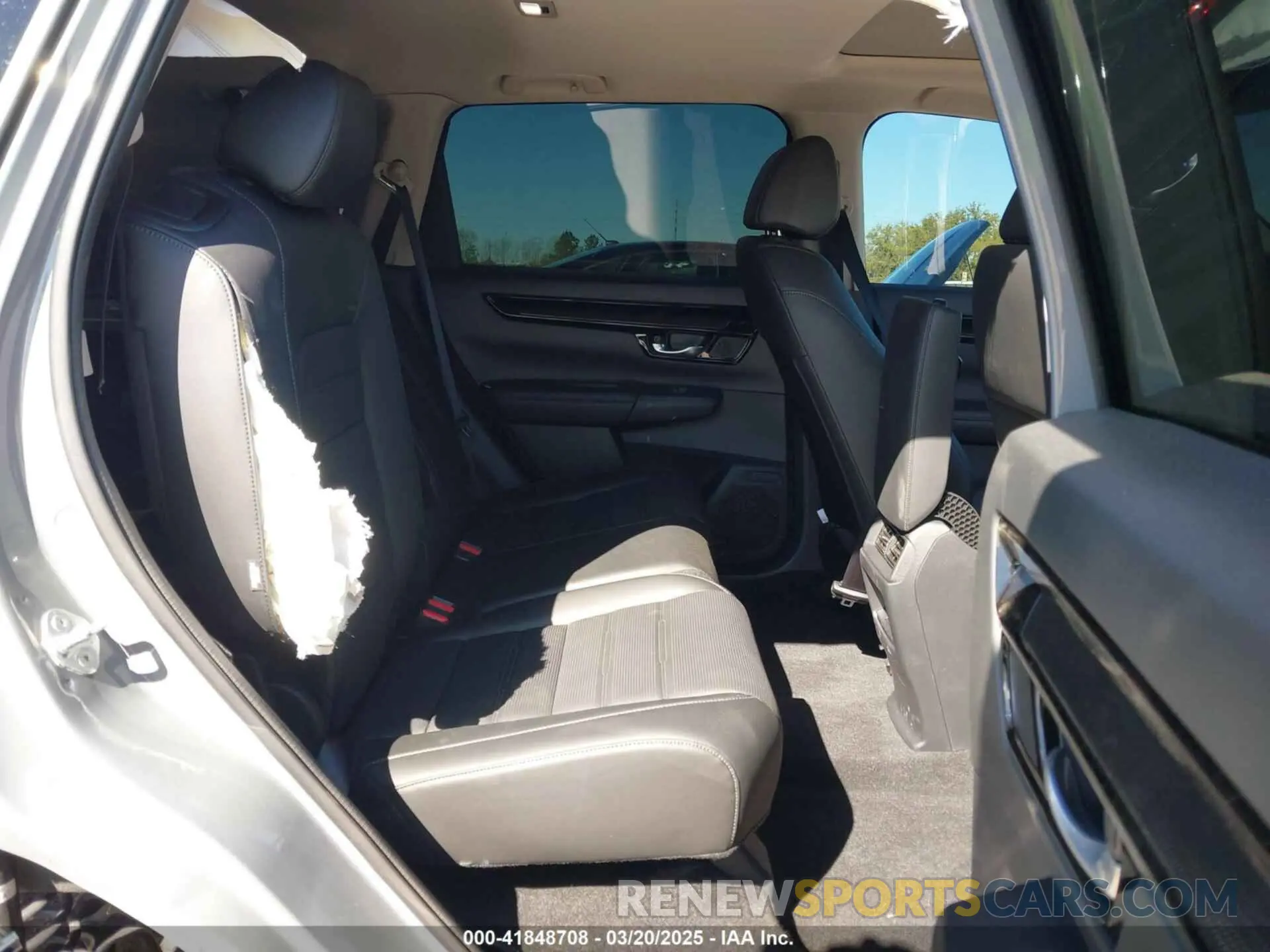 8 Photograph of a damaged car 2HKRS3H74SH322960 HONDA CR-V 2025