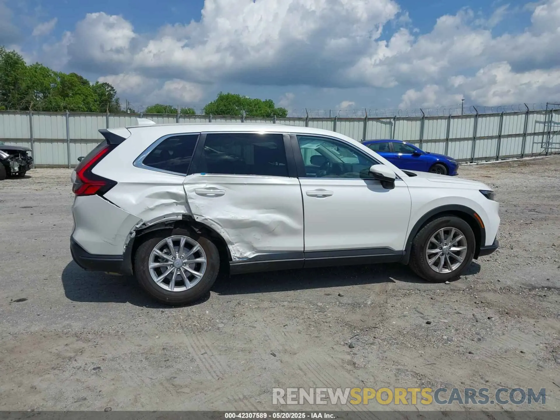 6 Photograph of a damaged car 2HKRS3H77SH311368 HONDA CR-V 2025