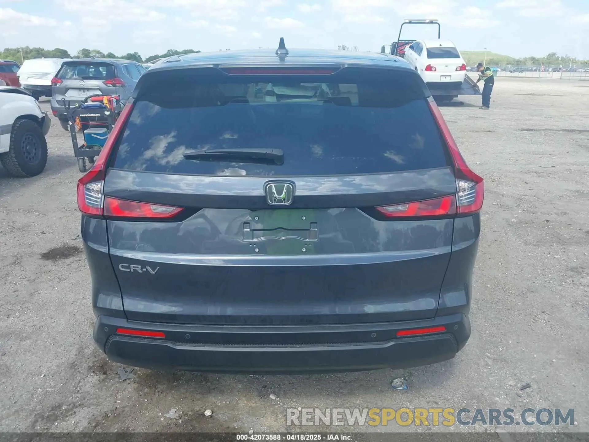 16 Photograph of a damaged car 2HKRS3H77SH330857 HONDA CR-V 2025