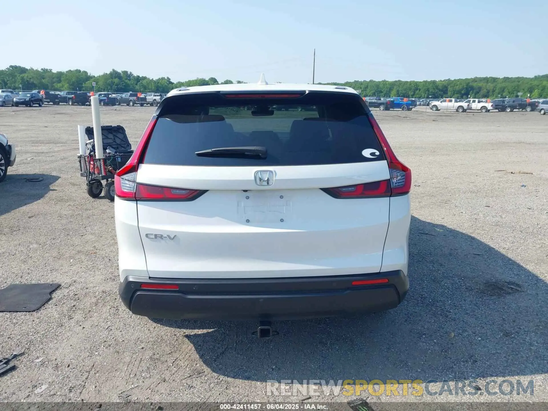 16 Photograph of a damaged car 2HKRS3H78SH317714 HONDA CR-V 2025
