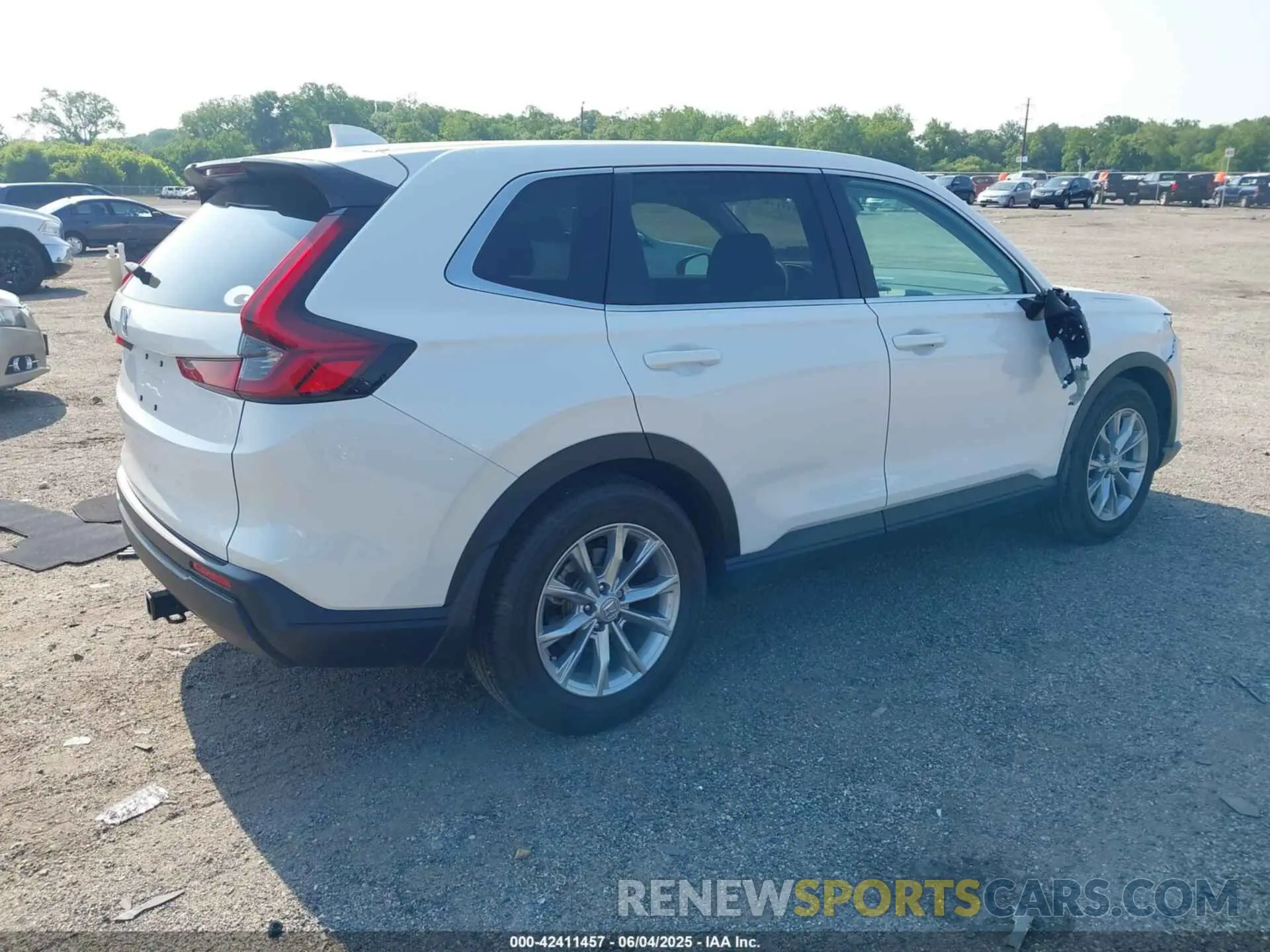 4 Photograph of a damaged car 2HKRS3H78SH317714 HONDA CR-V 2025