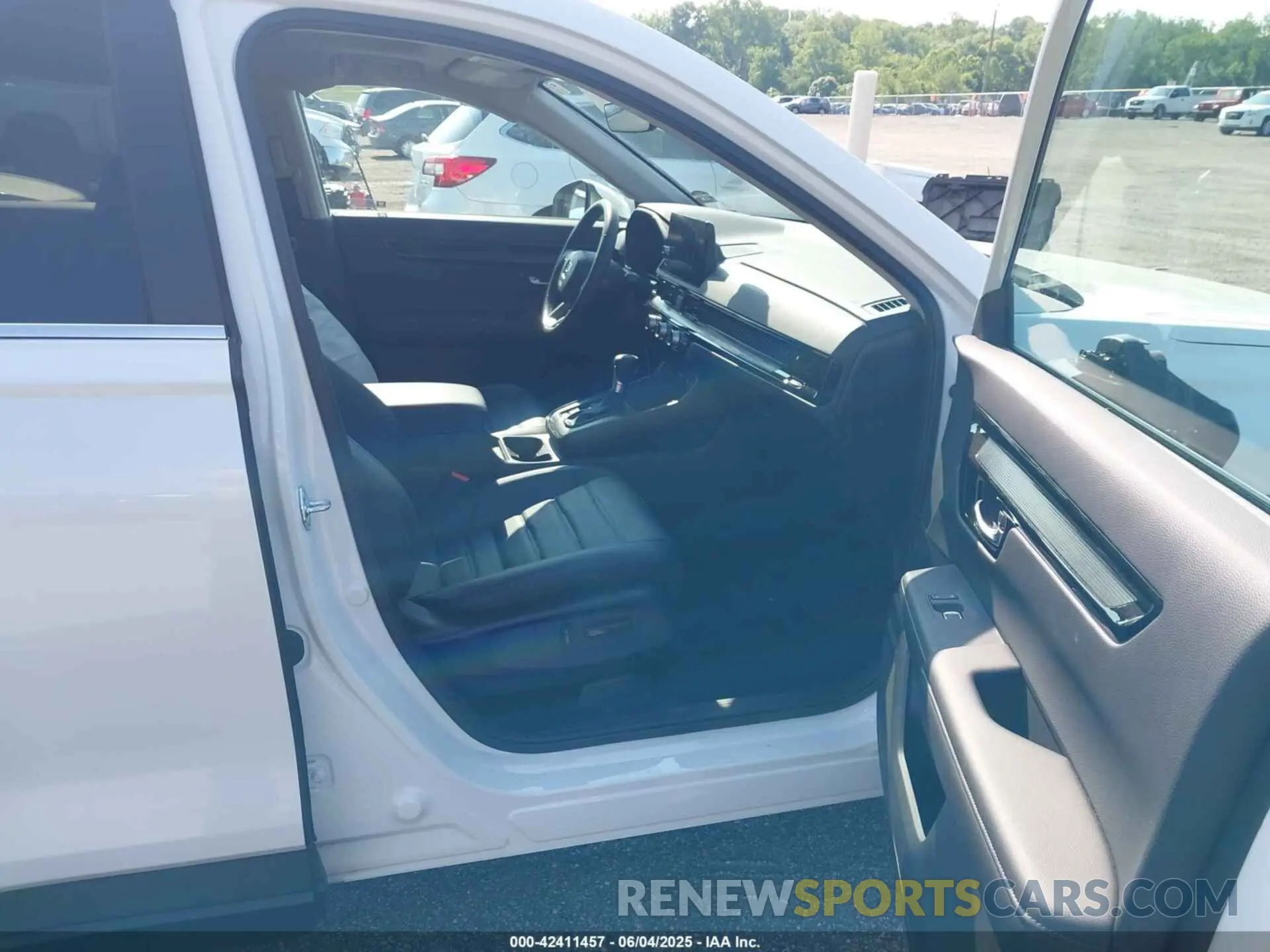5 Photograph of a damaged car 2HKRS3H78SH317714 HONDA CR-V 2025