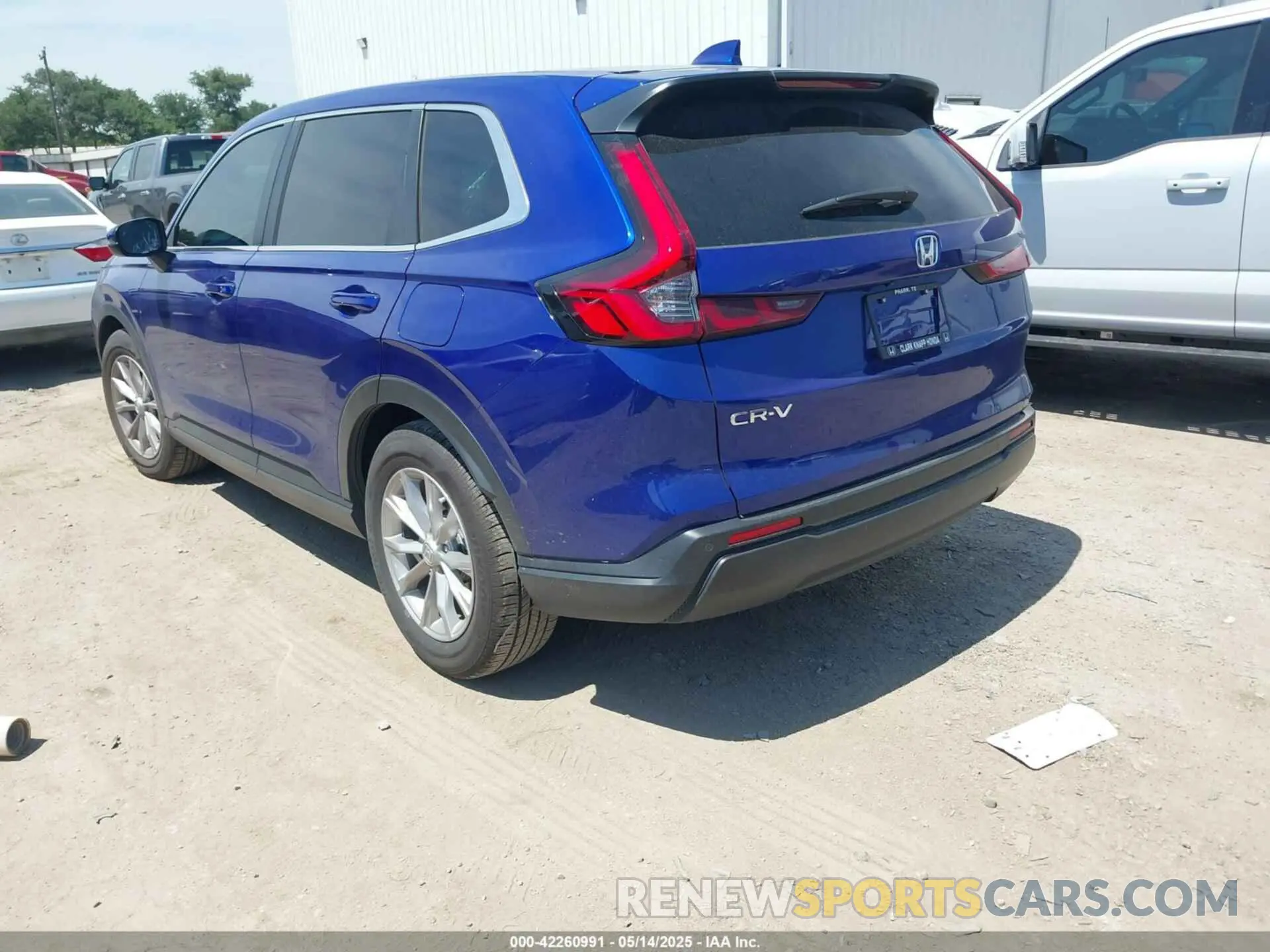 3 Photograph of a damaged car 2HKRS3H7XSH310652 HONDA CR-V 2025