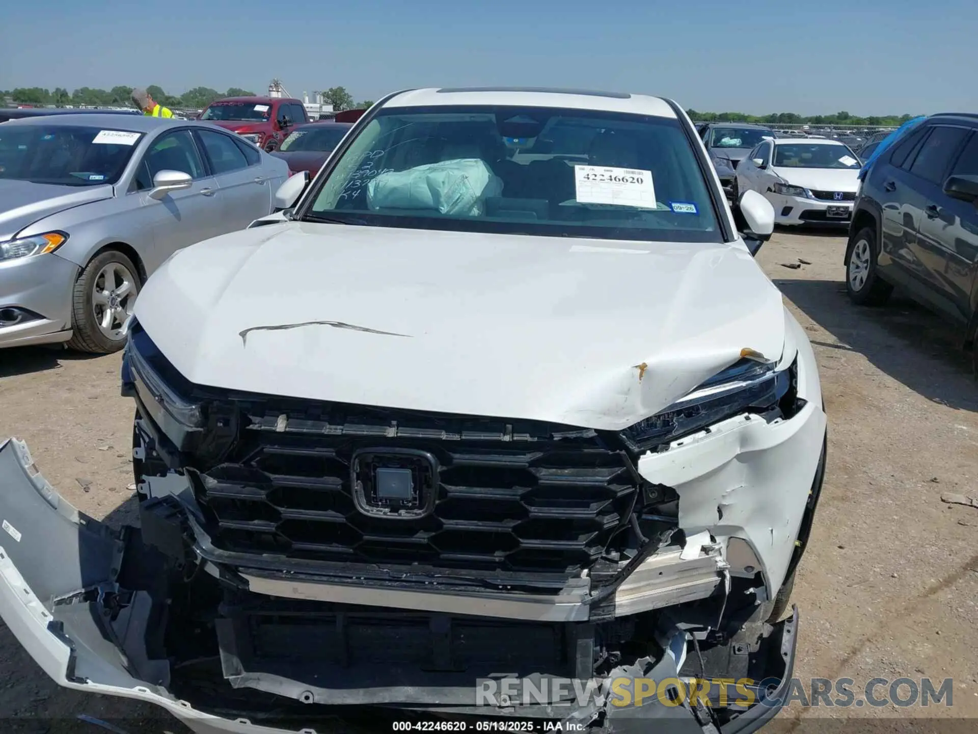 12 Photograph of a damaged car 2HKRS3H7XSH311378 HONDA CR-V 2025