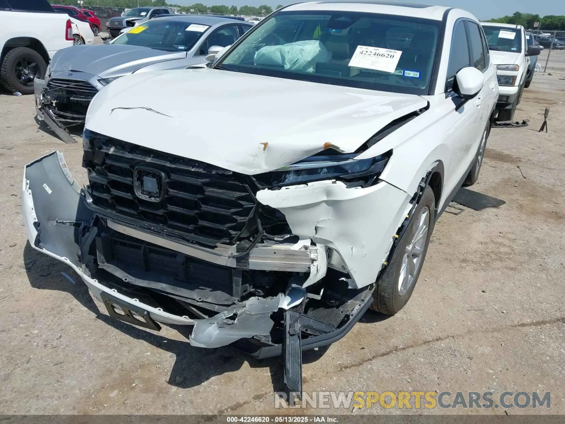 2 Photograph of a damaged car 2HKRS3H7XSH311378 HONDA CR-V 2025