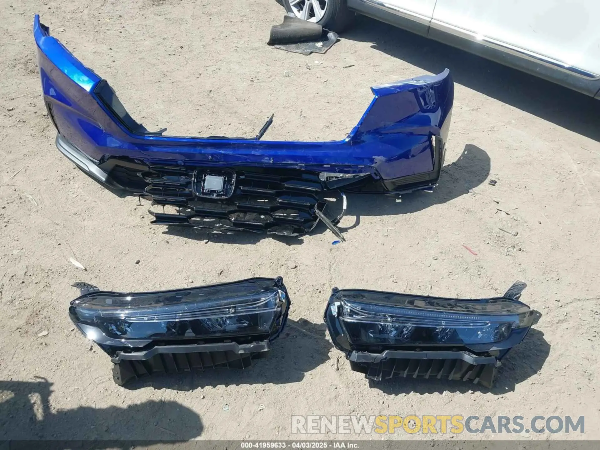 12 Photograph of a damaged car 2HKRS3H7XSH319559 HONDA CR-V 2025
