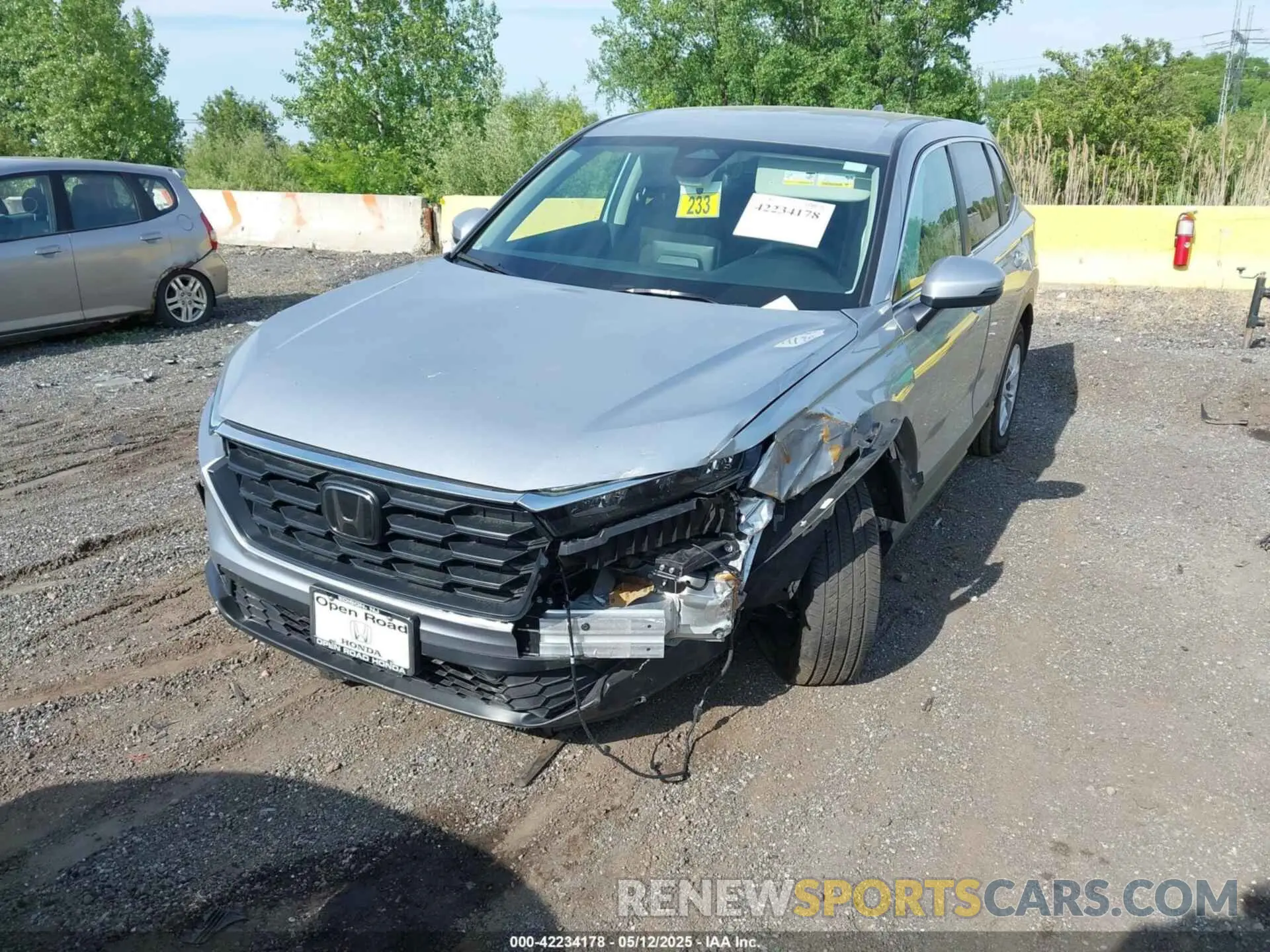6 Photograph of a damaged car 2HKRS4H20SH457136 HONDA CR-V 2025